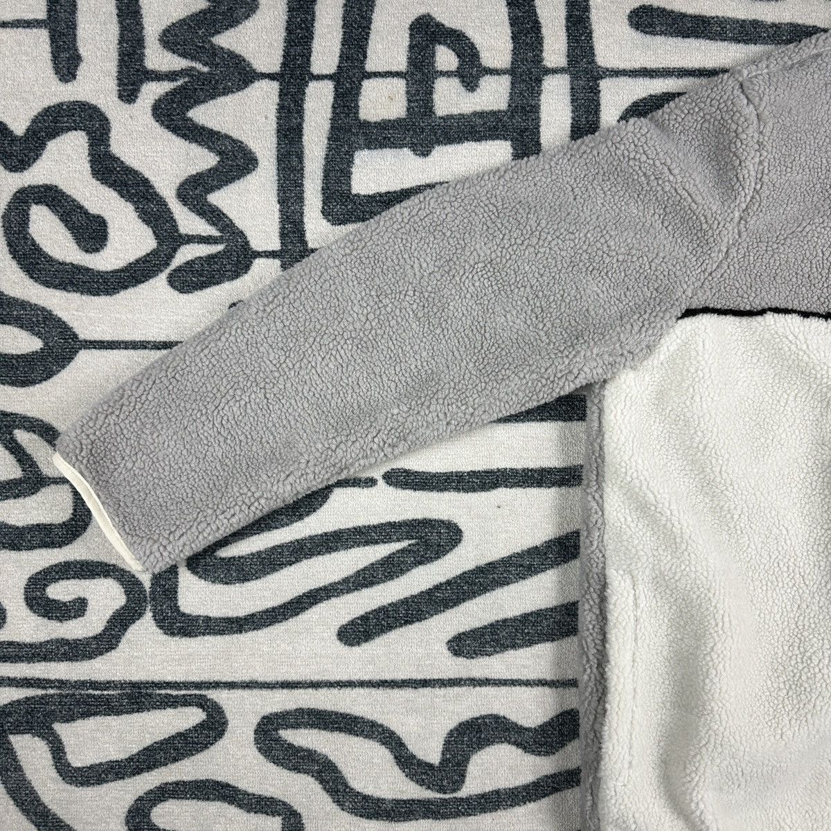 Asos Asos Design Face Design White and Grey Fleece Jacket Size L Size US L / EU 52-54 / 3 - 4 Thumbnail
