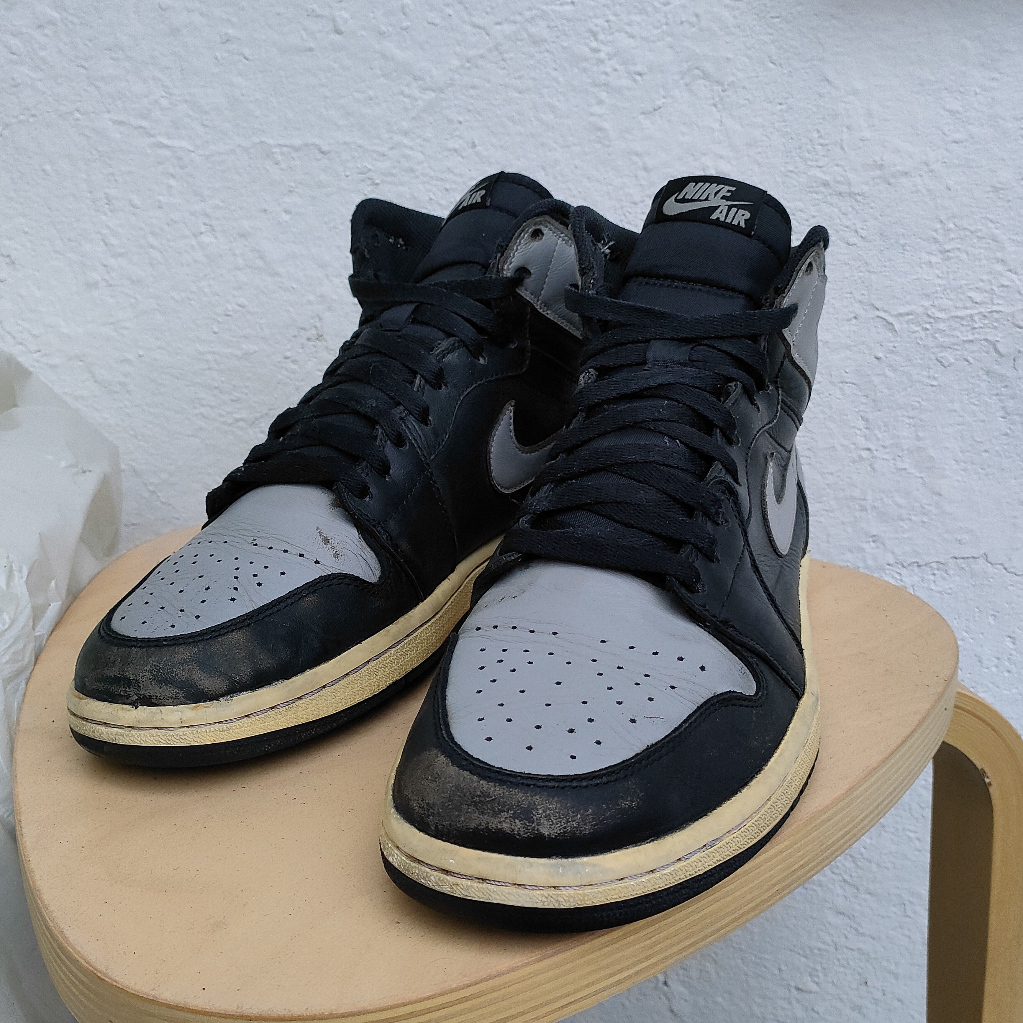 Jordan Brand 2013 Nike Air Jordan 1 Retro Shadow 555088-014 Size US 10 / EU 43 - 7 Thumbnail