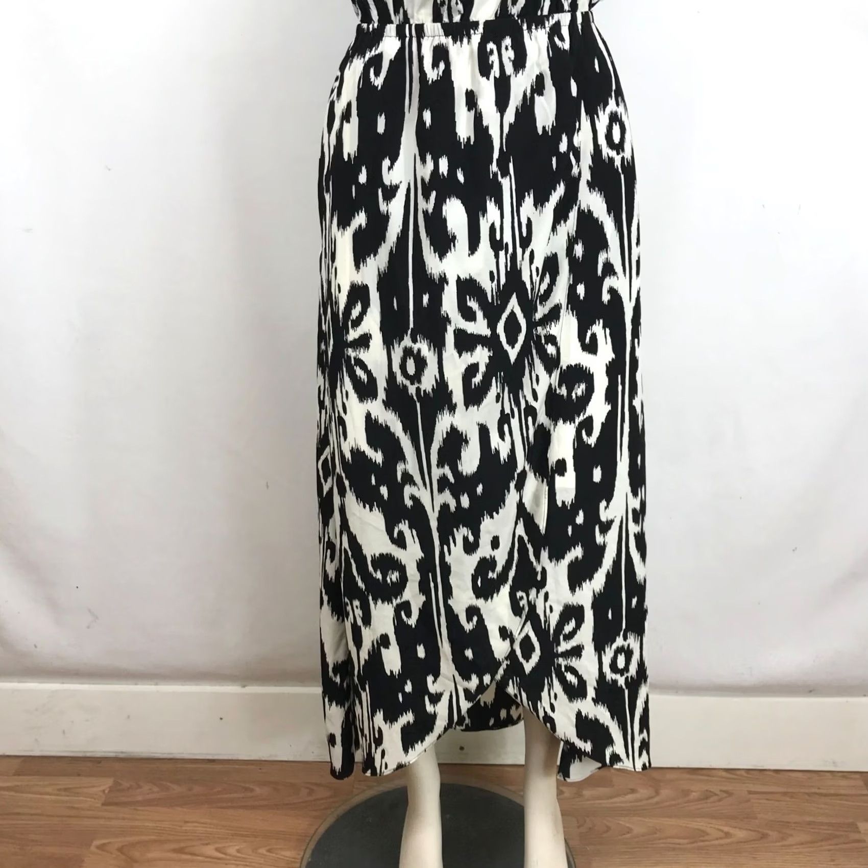 Athleta ATHLETA Dress Womens S/M BLACK & WHITE SPAGHETTI STRAP GATHERED WAIST Size S / US 4 / IT 40 - 3 Thumbnail
