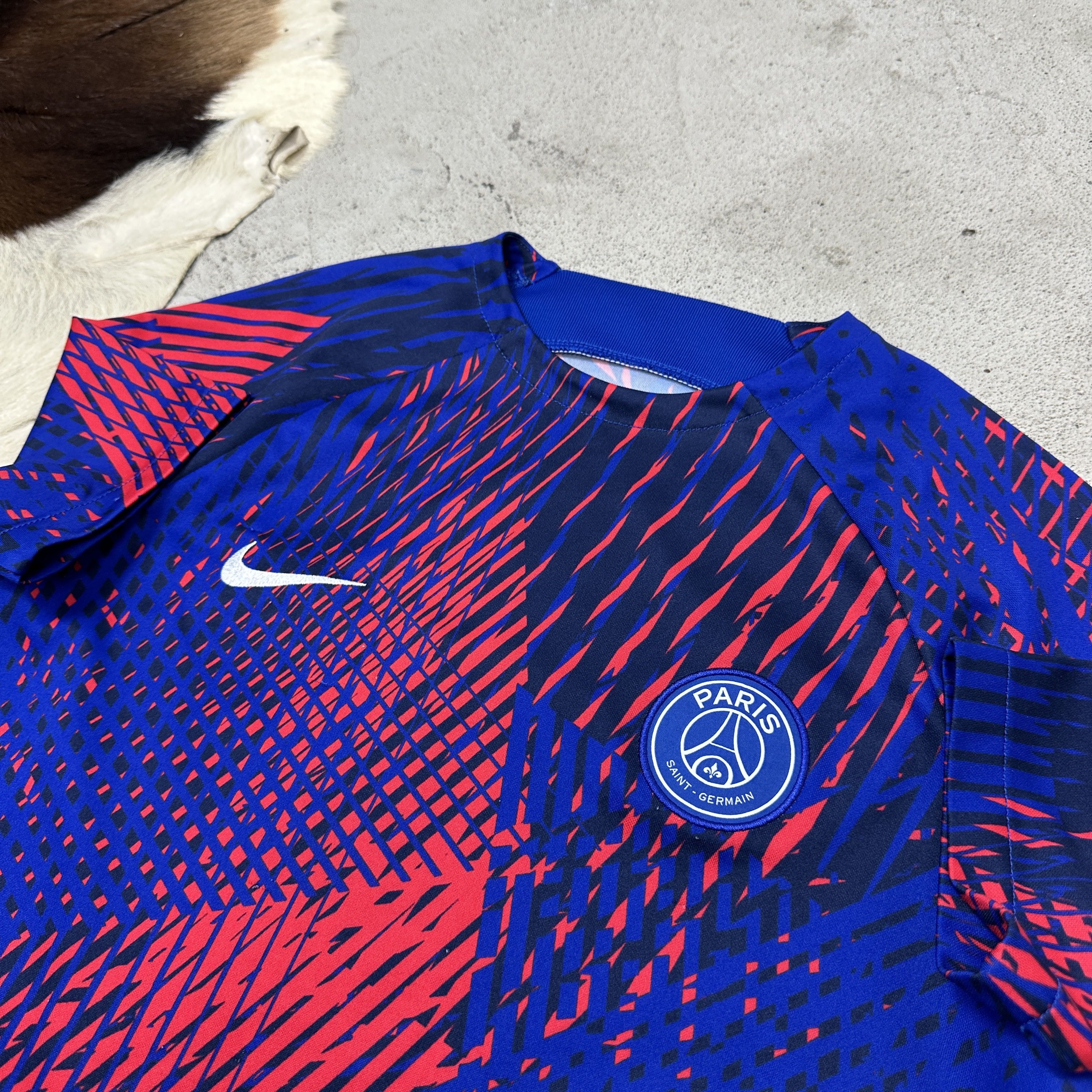 Nike Vintage Sporty Nike PSG 22/23 Training Jersey Y2K Size US S / EU 44-46 / 1 - 2 Thumbnail