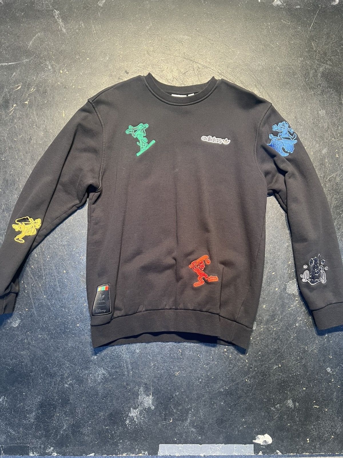 Adidas × Disney Adidas x Disney “Goofy” Crewneck Size US M / EU 48-50 / 2 - 1 Thumbnail