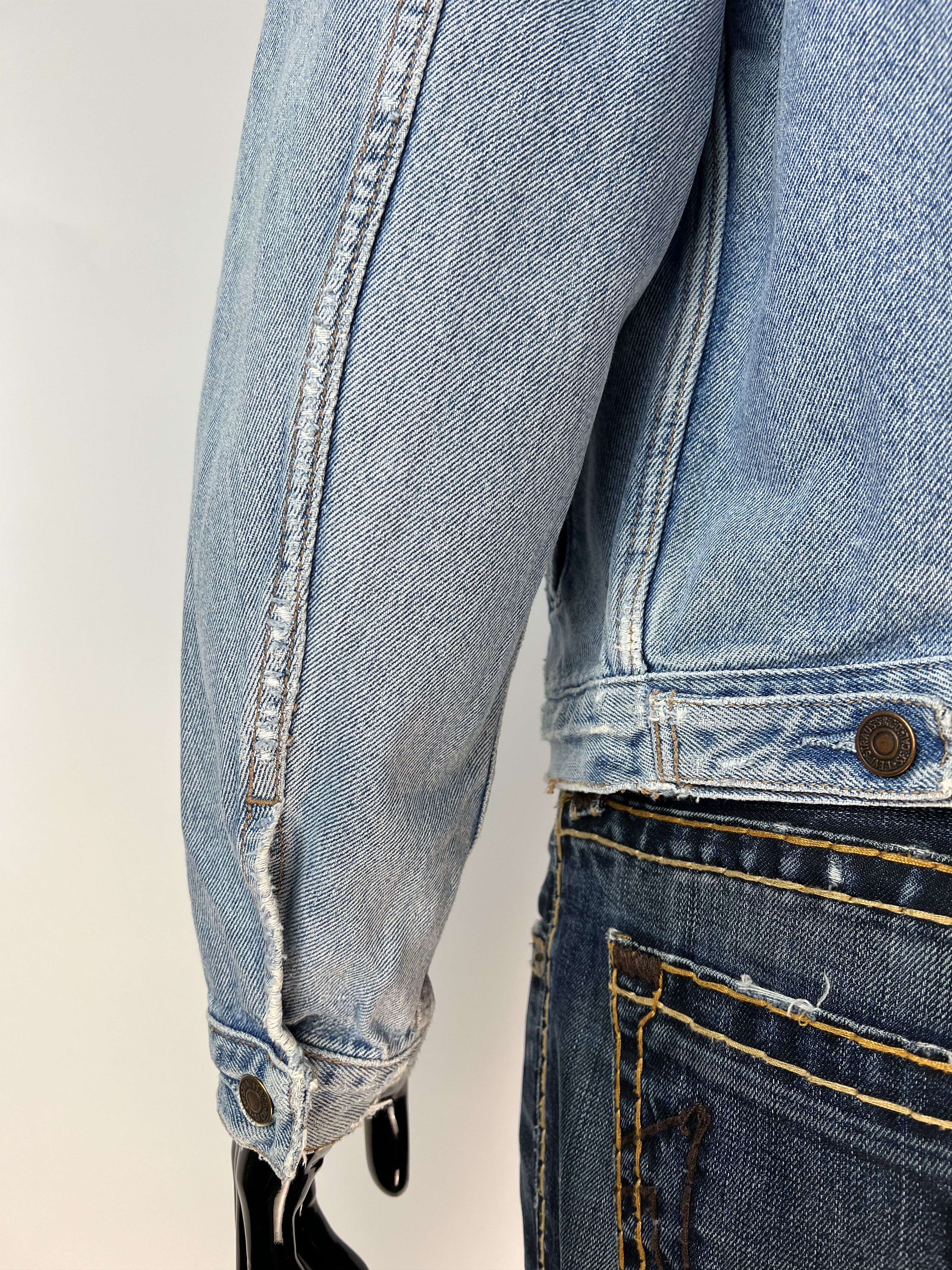 Levi's 90s Levis VTG Men's Distressed Denim Jacket Size M Size US M / EU 48-50 / 2 - 5 Thumbnail