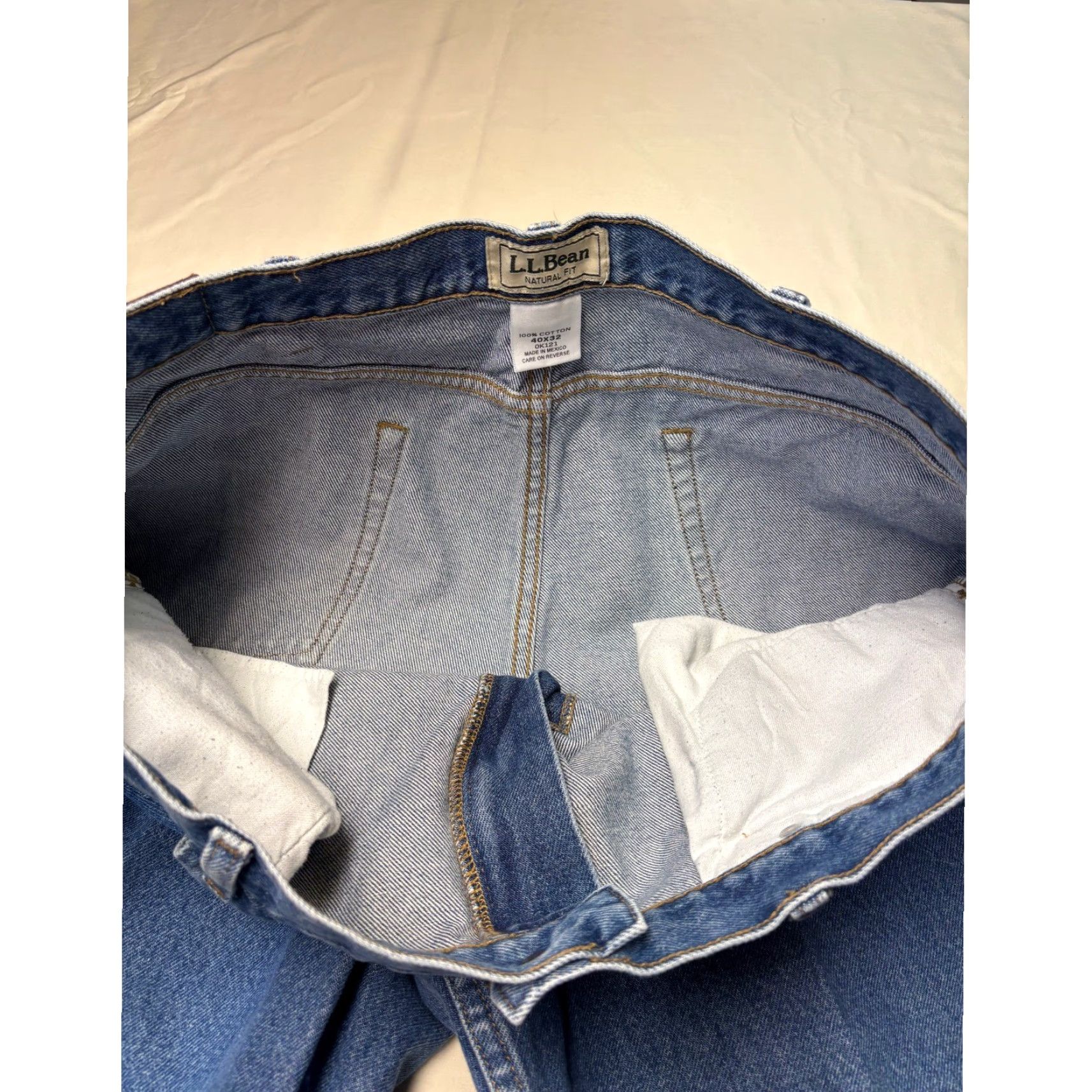 Vintage LL Bean Natural Fit Mens Jeans 40x28 Blue 100% Cotton Denim Straight Relaxed Five-Pocket Zip Button Closure Leather Patch Mens Size US 40 / EU 56 - 4 Thumbnail