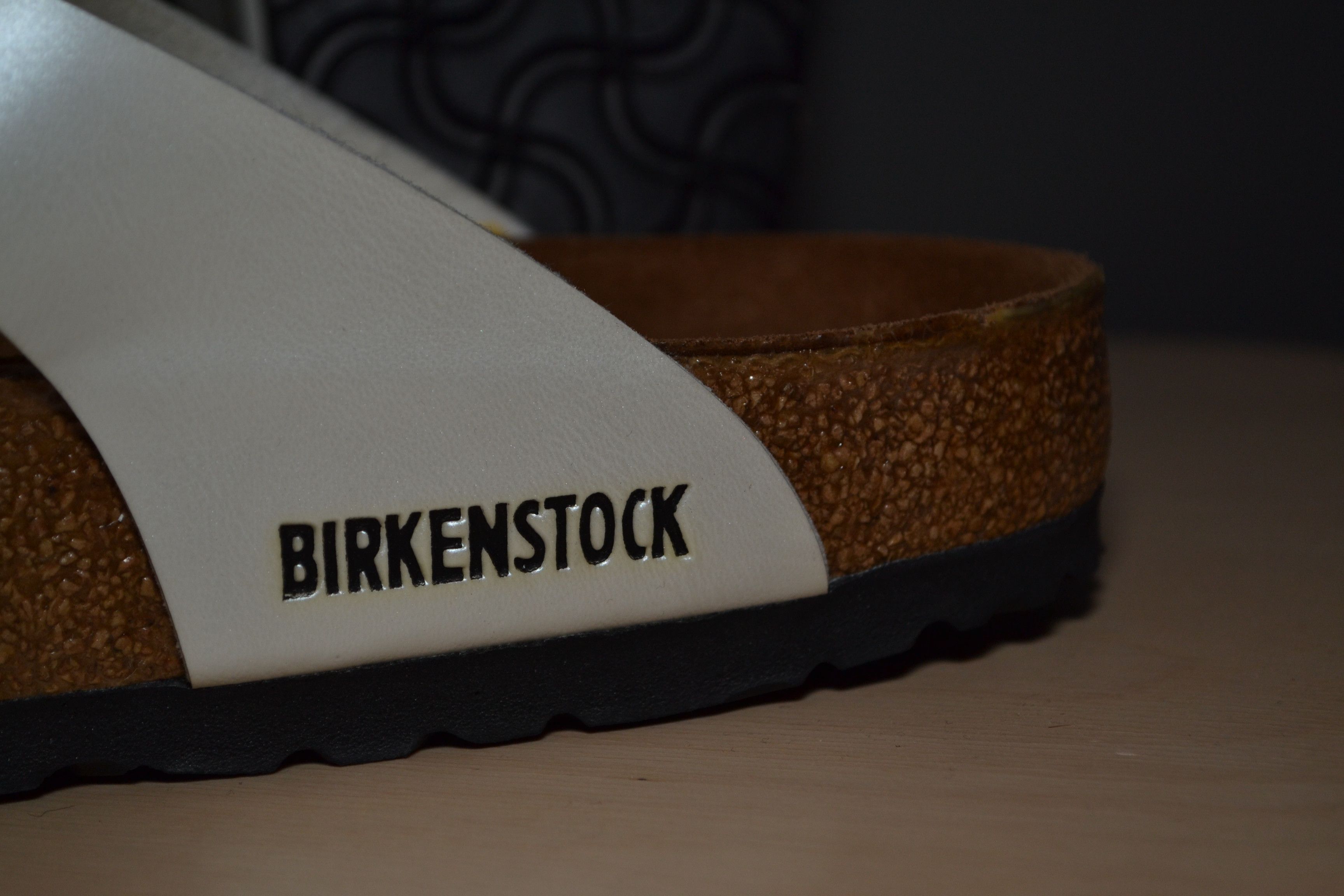 Birkenstock Birkenstock Gizeh White Regular US Men's 7 Women's 9 - EU 40 Size US 7 / EU 40 - 6 Thumbnail