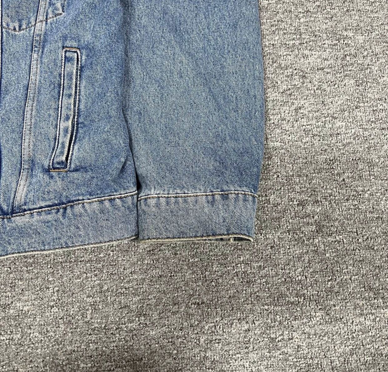 Balenciaga Balenciaga Seven-Language Washed Denim Jacket 2412-Nextarrow Size US M / EU 48-50 / 2 - 5 Thumbnail