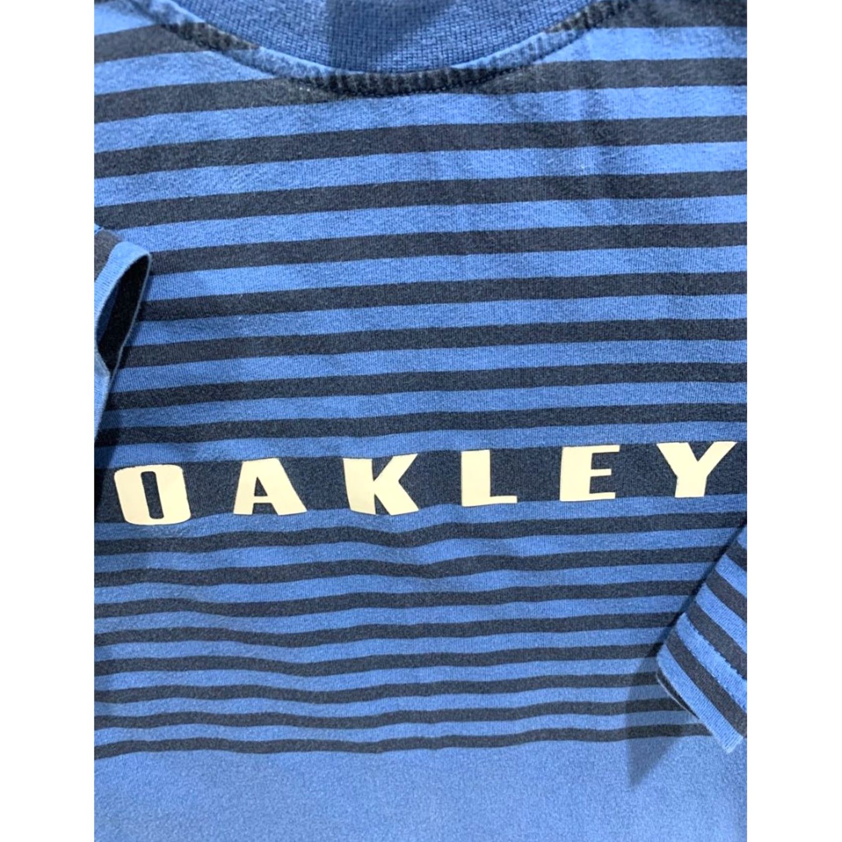 Oakley VINTAGE? No. Just: Oakley Shirt Mens Large Blue Stripes Logo Custom Fit Short Sleeve Size US L / EU 52-54 / 3 - 4 Thumbnail