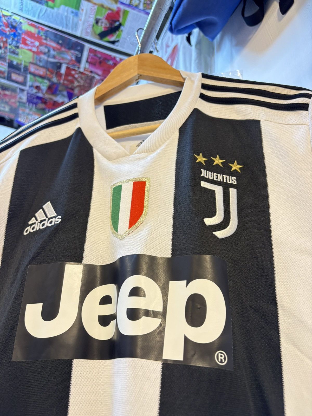 Adidas 2018-2019 Juventus FC CR 7 New with tag Size US M / EU 48-50 / 2 - 3 Thumbnail
