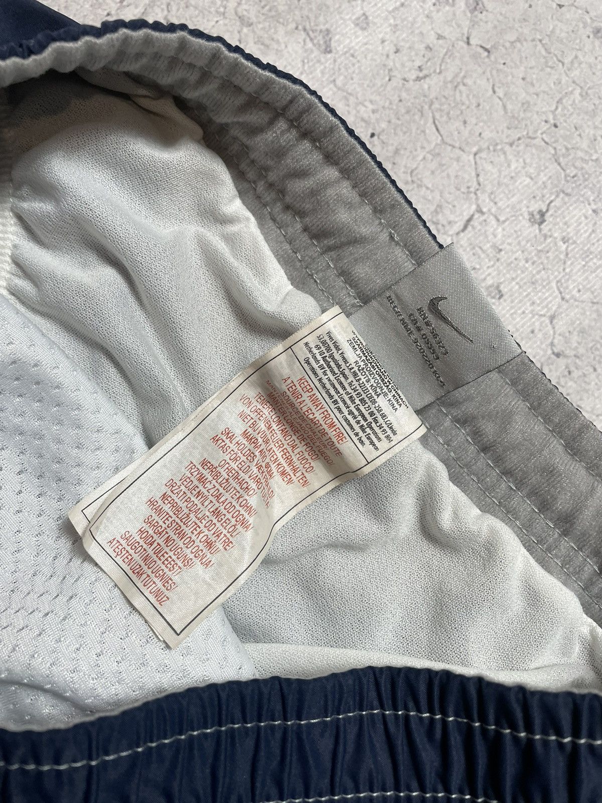 Nike Vintage Nylon Nike Shox Big Logo Swoosh Drill Shorts Y2K Size US 32 / EU 48 - 8 Thumbnail
