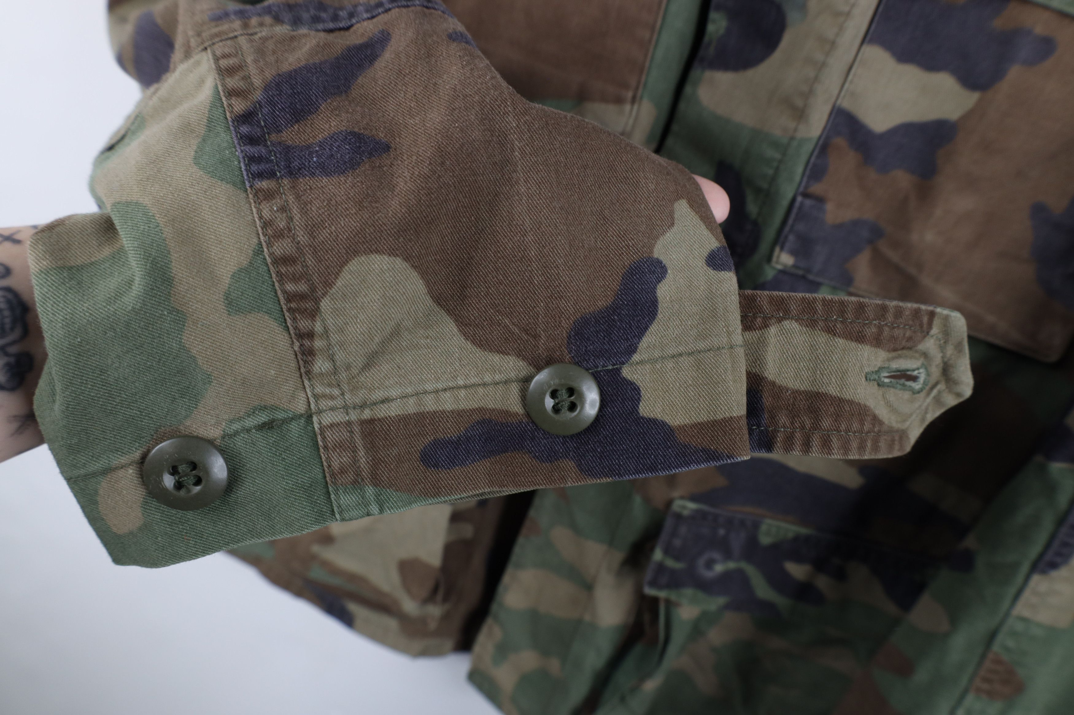 Vintage Vintage 90s Issued Woodland Camouflage Combat Jacket USA Size US M / EU 48-50 / 2 - 8 Thumbnail