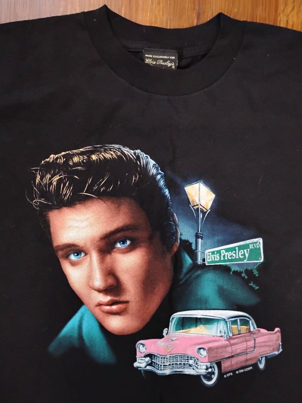 Band Tees DS Vintage Elvis Presley Graceland Pink '57 Chevy T-Shirt Size US L / EU 52-54 / 3 - 1 Thumbnail