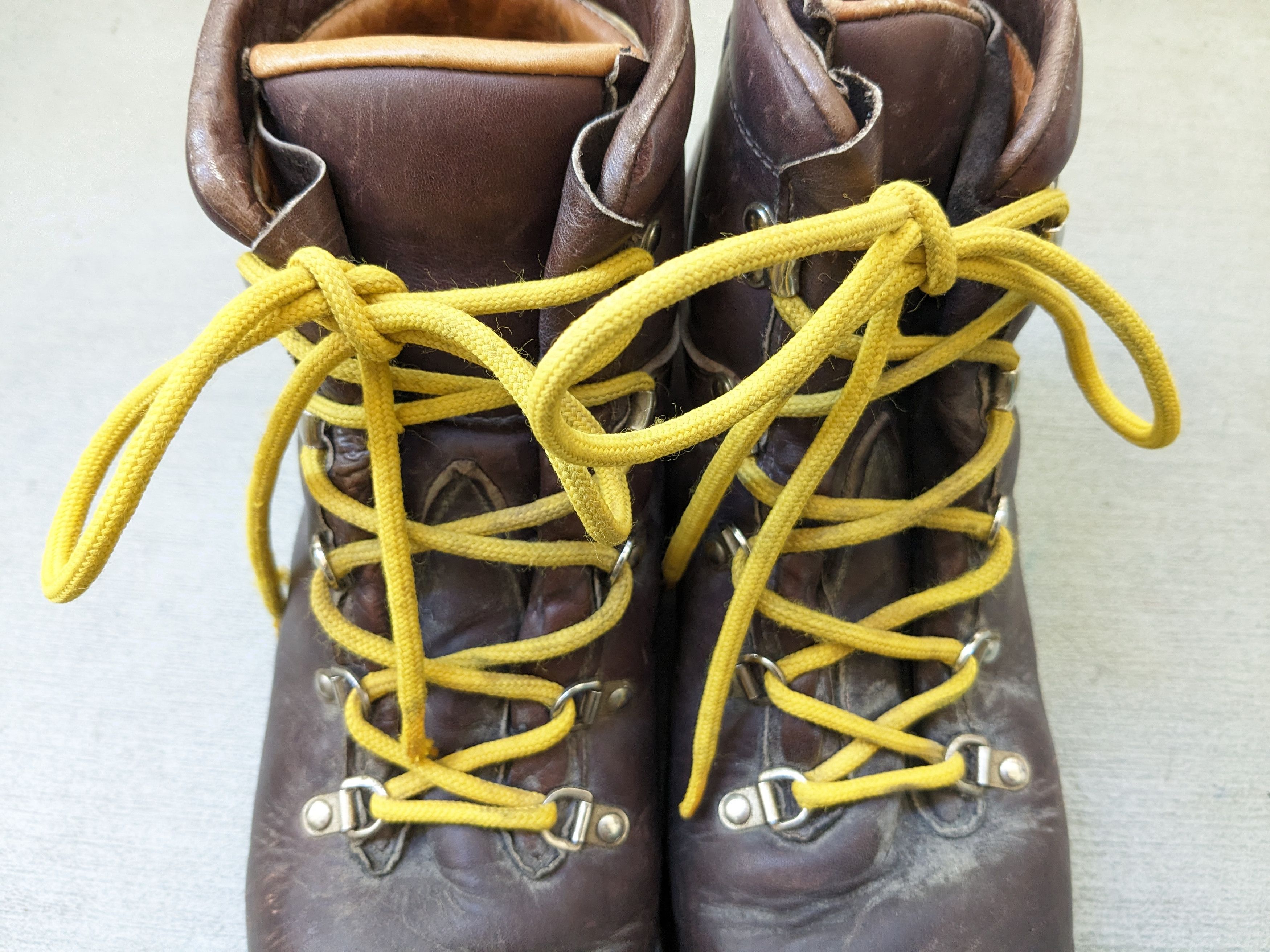 Vintage Vasque Ski Boots Brown 11 EE Wide Italy Hiking