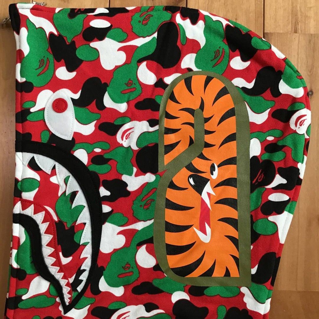 Bape 2024 🔥DUBAI Store Camo🔥 BAPE shark full zip hoodie APE Size US XL / EU 56 / 4 - 6 Thumbnail