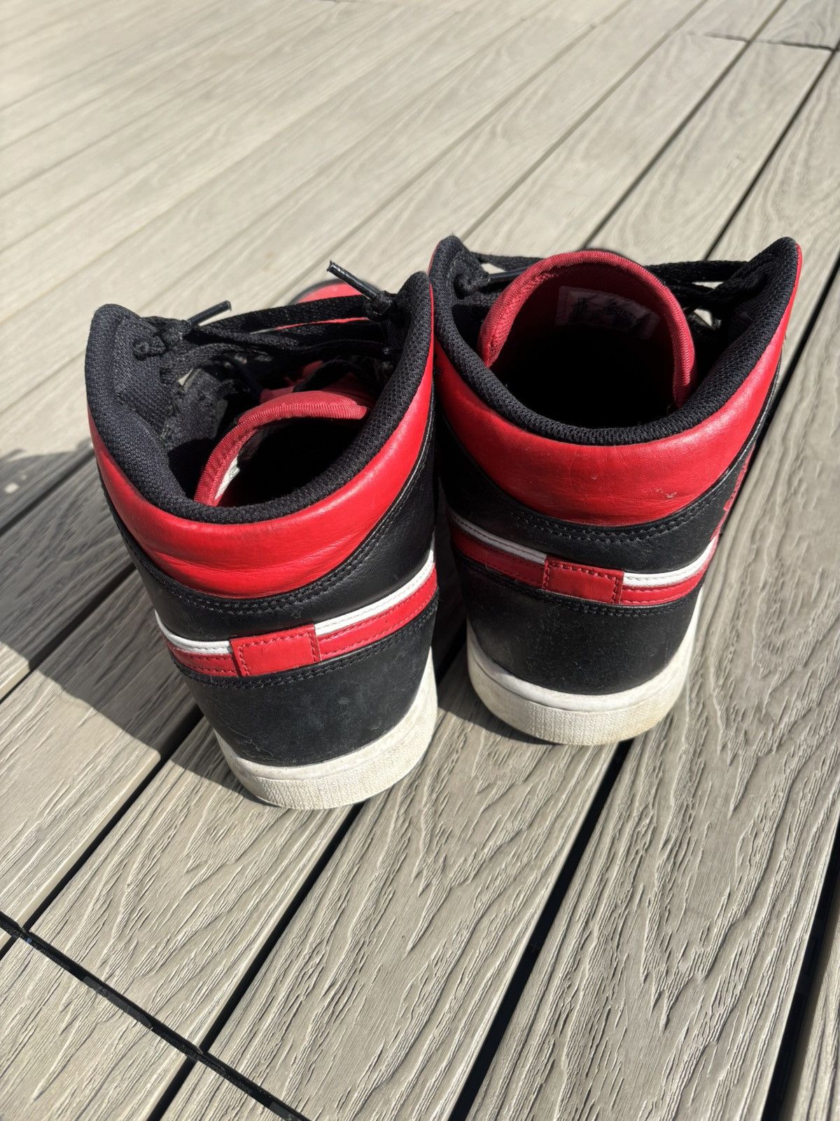 Jordan Brand Air Jordan 1 Mid Bred Toe White Black Red Size 10 554724-079 Size US 10 / EU 43 - 3 Thumbnail