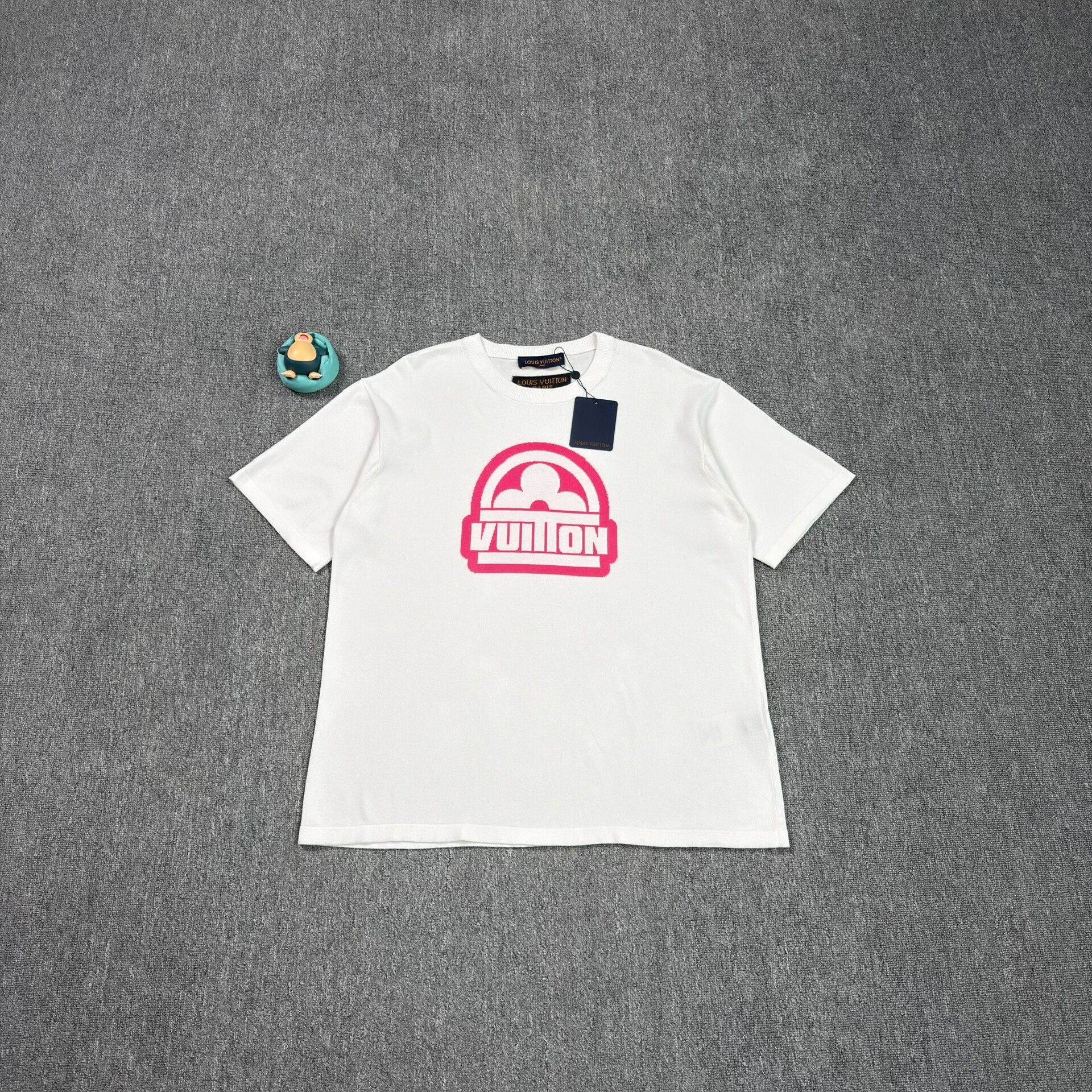 Louis Vuitton Louis Vuitton Pink Graphic Knit T-Shirt XXL Size US XXL / EU 58 / 5 - 1 Thumbnail