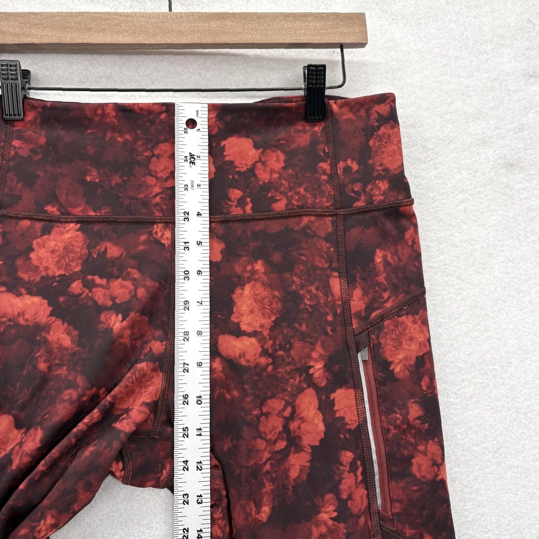 Athleta VINTAGE Athleta Rainier Printed Tight Leggings Womens L Red Floral Zip Pockets Ankle Size 36" / US 14 / IT 50 - 7 Thumbnail