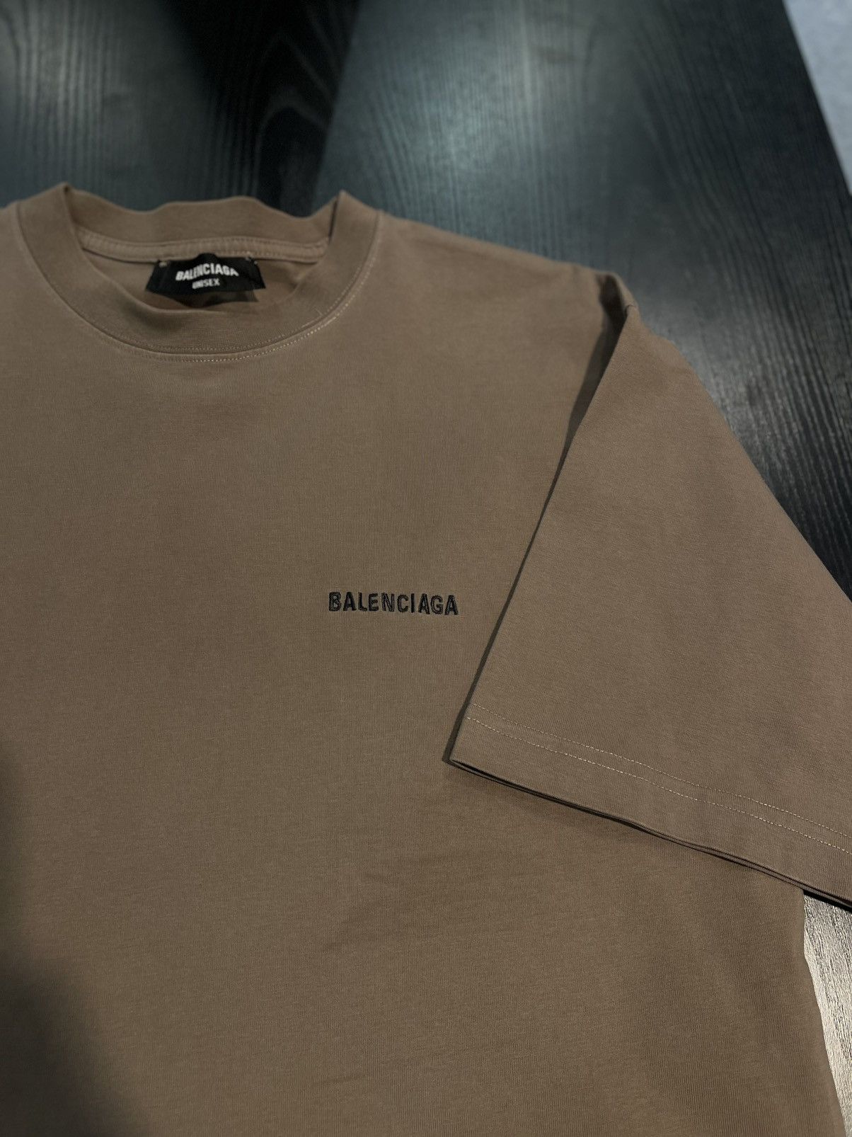 Balenciaga Size M - Balenciaga Tee Brown Oversized Embroidered Size US M / EU 48-50 / 2 - 4 Thumbnail