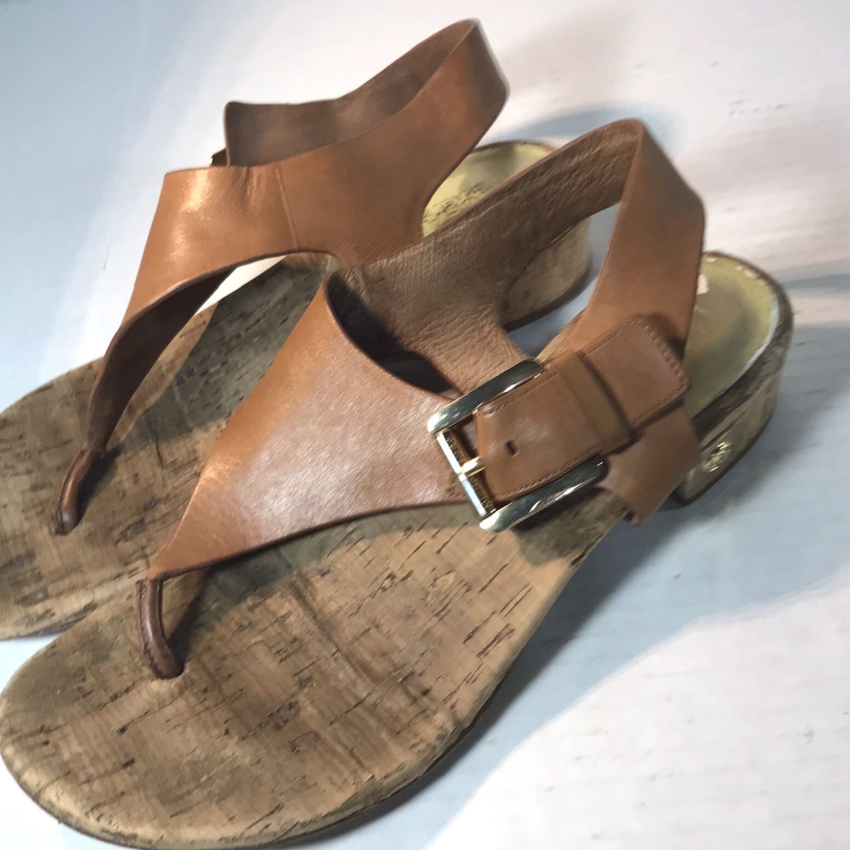 Michael Kors Michael Kors Lt. Brown Leather T-Strap 1.5in Cork Gold Logo Heels Womens Size 8M Size US 8 / IT 38 - 6 Thumbnail