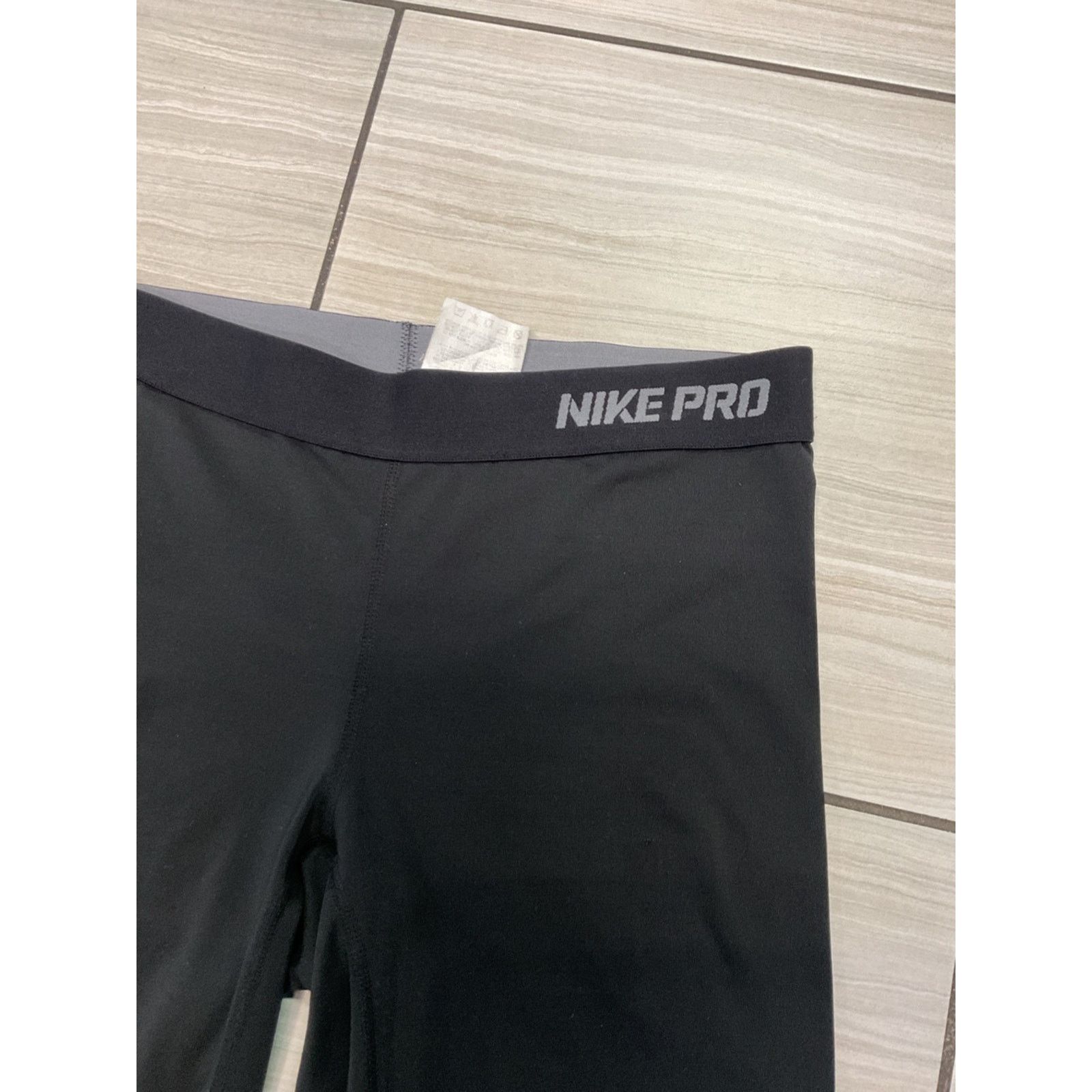Nike Nike Pro Dri-FIT Black Cropped Leggings Size 26" / US 2 / IT 38 - 5 Thumbnail