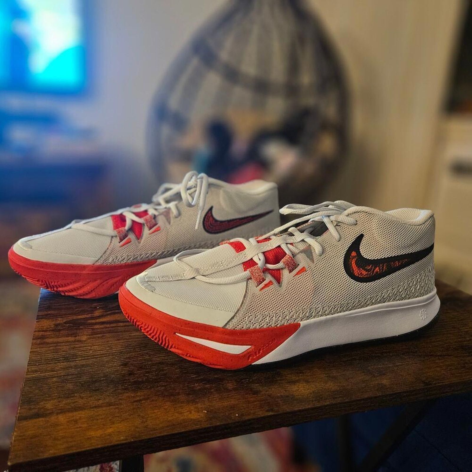 Nike Nike Kyrie 8 Basketball Shoes Sz 10.5 Size US 10.5 / EU 43-44 - 1 Thumbnail