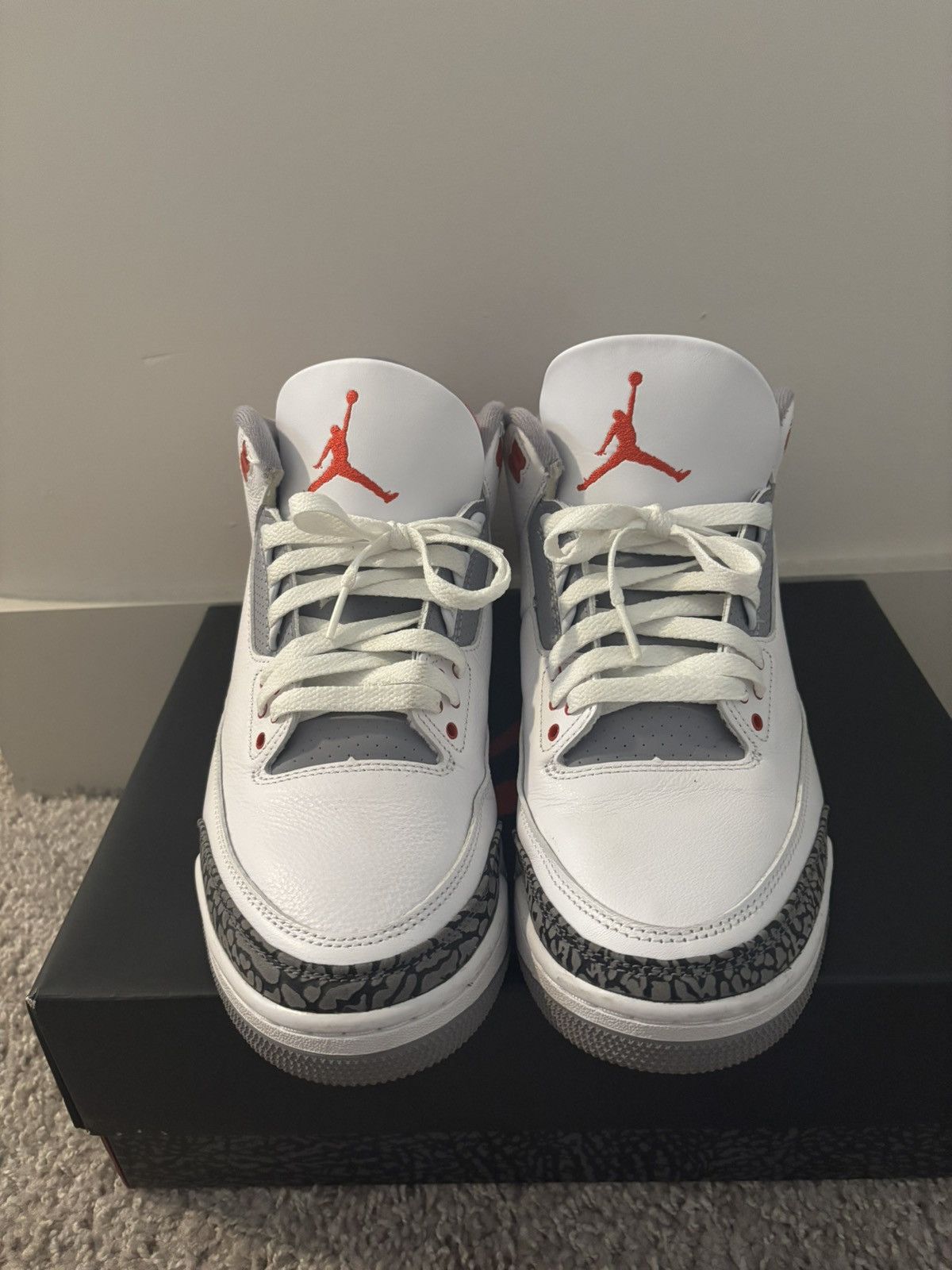Jordan Brand Fire Red 3 Size US 10 / EU 43 - 1 Thumbnail