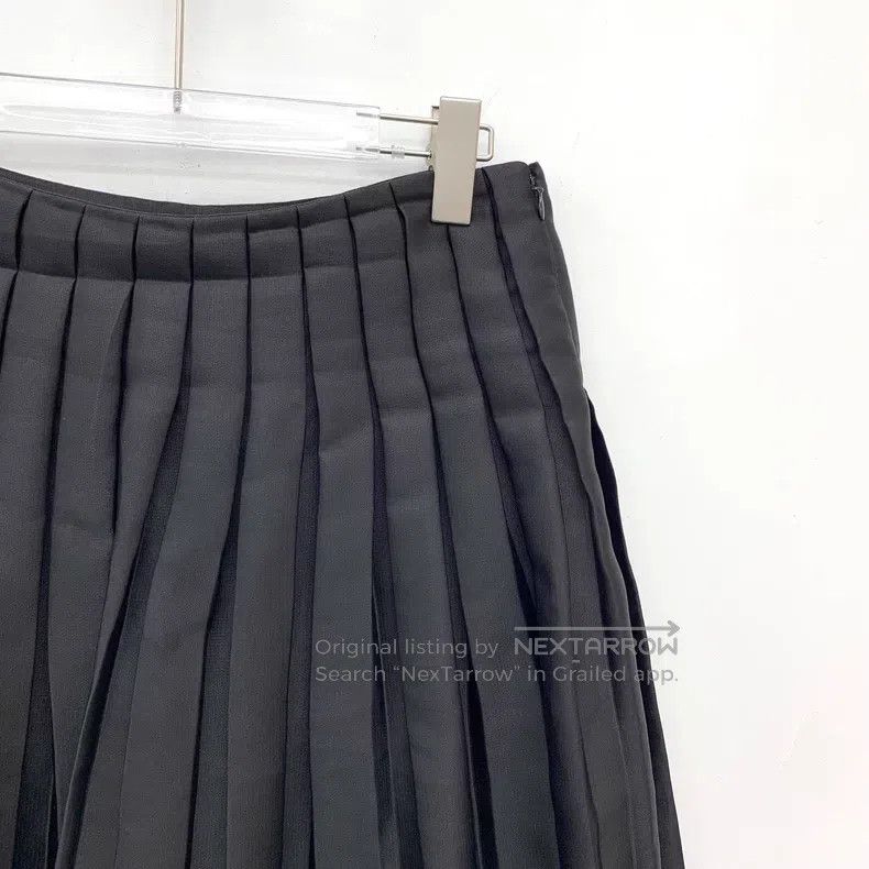 Louis Vuitton Louis Vuitton Black mulberry silk casual pleated skirt Size 37" - 3 Thumbnail