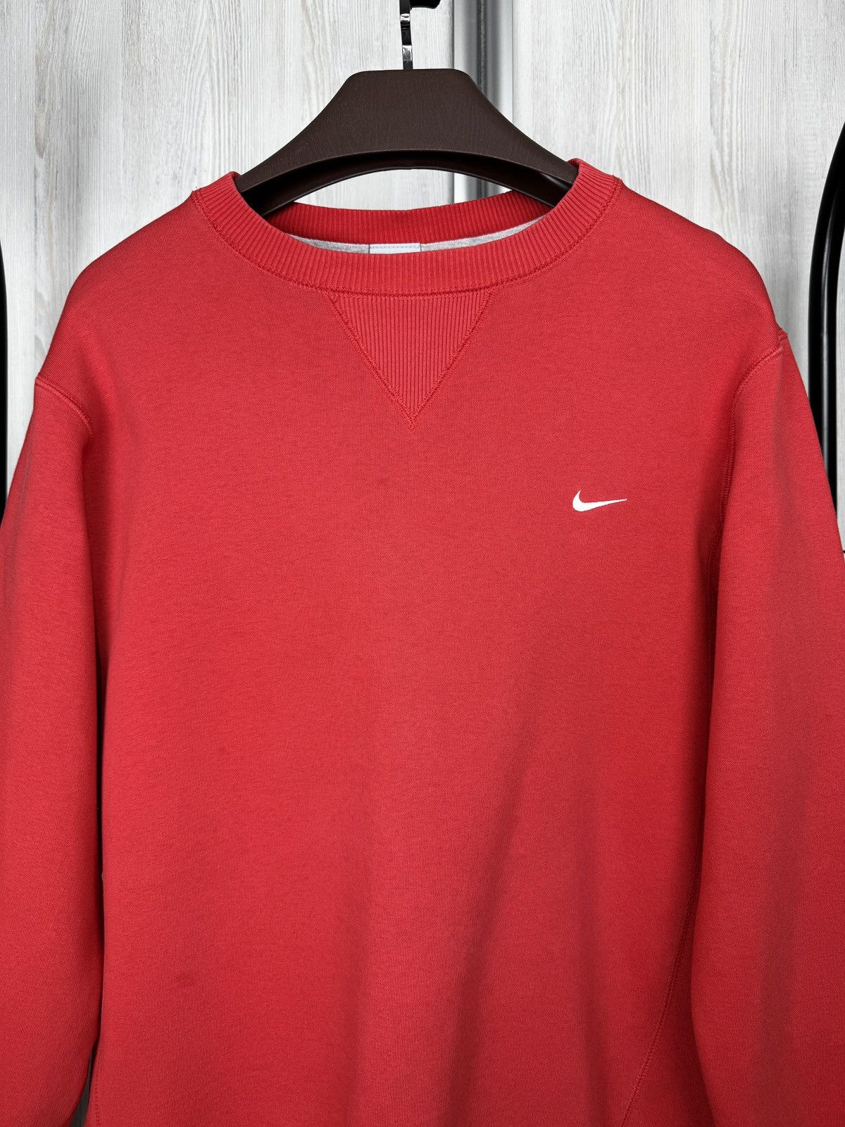 Nike Nike vintage y2k red basic solo swoosh sweatshirt size M Size US M / EU 48-50 / 2 - 3 Thumbnail