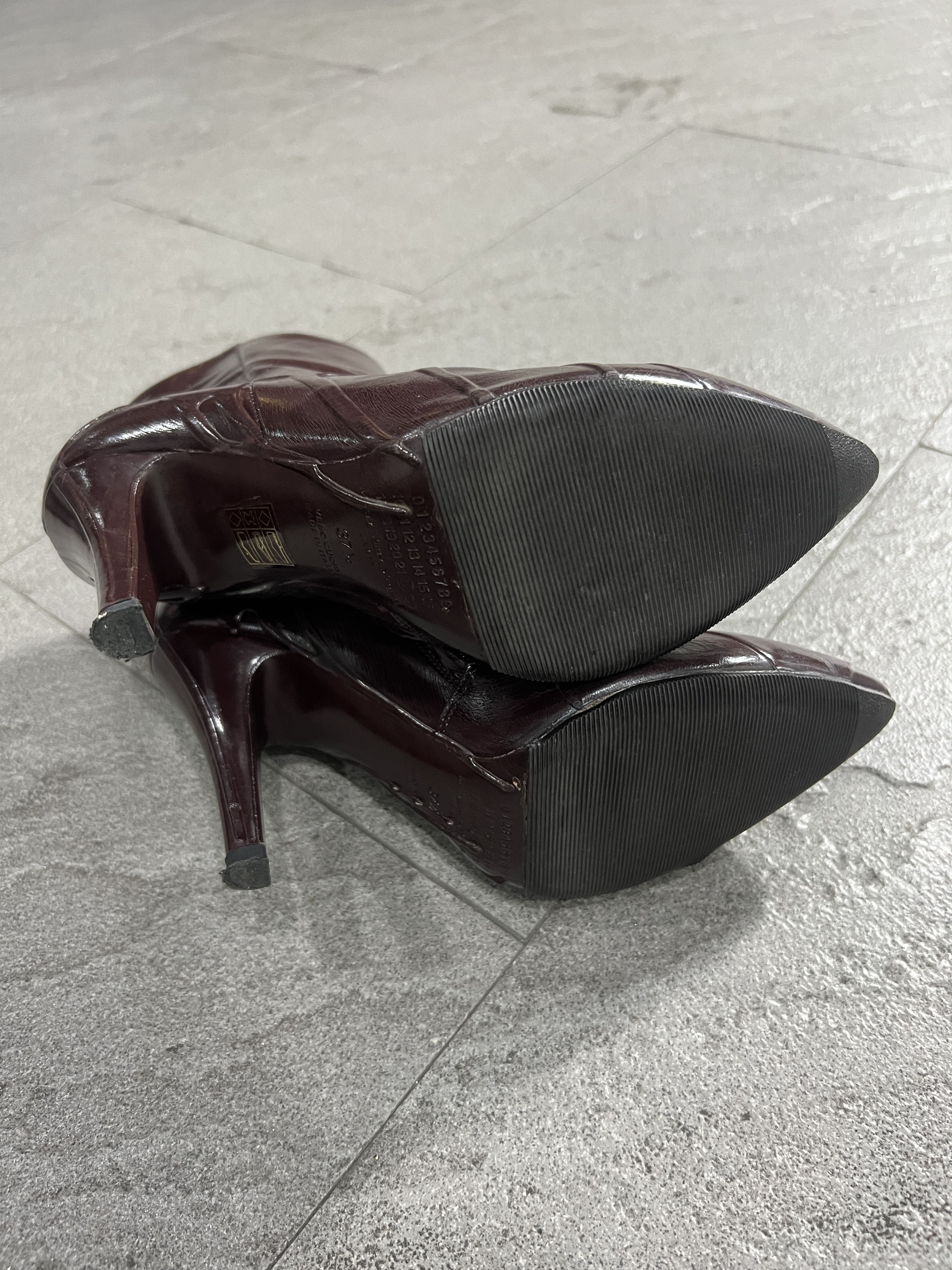 Maison Margiela Maison Martin Margiela Oxblood Patent Leather Ankle Boots Size US 7.5 / IT 37.5 - 5 Thumbnail