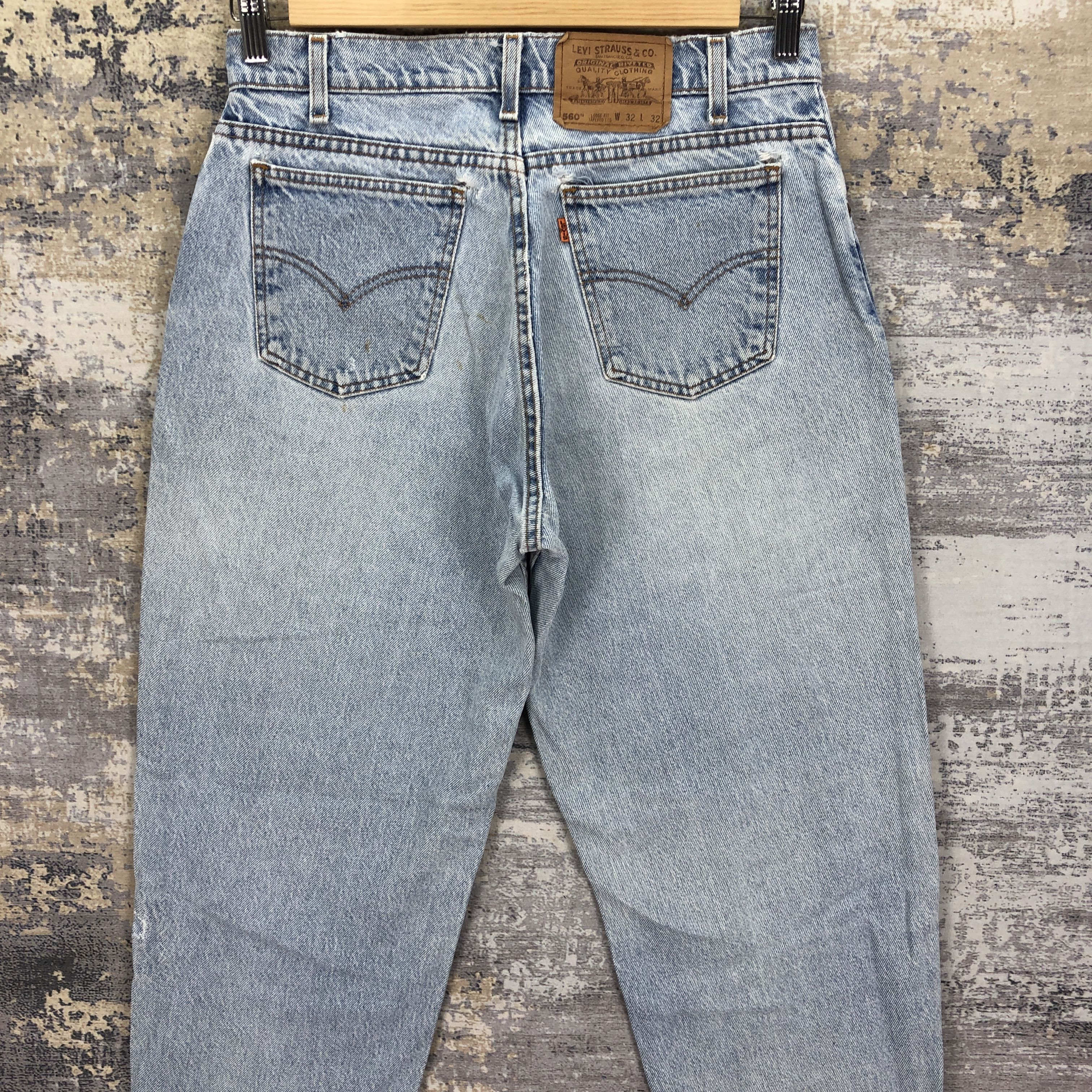 Levi's Vintage Levis 560 Distressed Jeans Levi'sLight Wash Denim Size 28" / US 6 / IT 42 - 4 Thumbnail