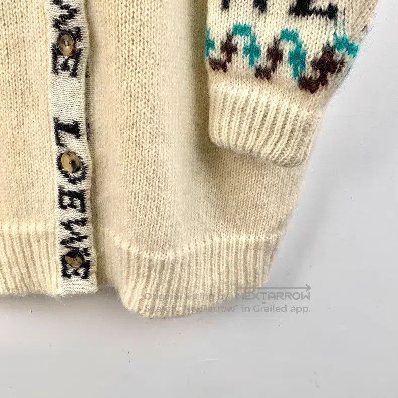 Loewe Loewe Beige Logo Pattern Embroidered V-Neck Mohair Knit Ca Size XS / US 0-2 / IT 36-38 - 4 Thumbnail