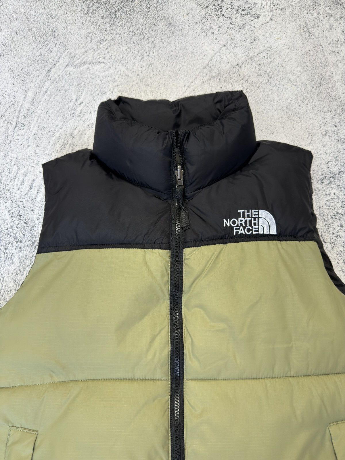 The North Face Vintage The North Face 700 Puffer Vest Size US L / EU 52-54 / 3 - 5 Thumbnail