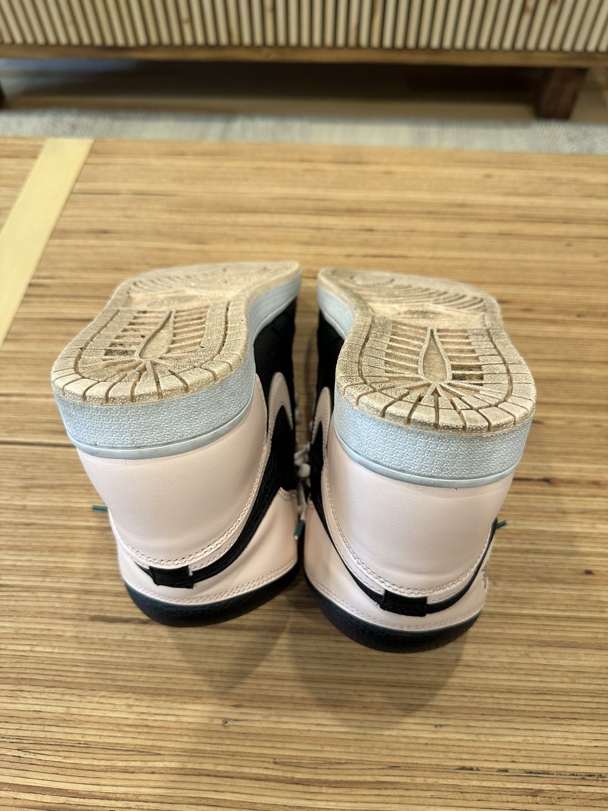 Jordan Brand Jordan 1 Retro High OG Crimson Tint Size US 9.5 / EU 42-43 - 8 Thumbnail