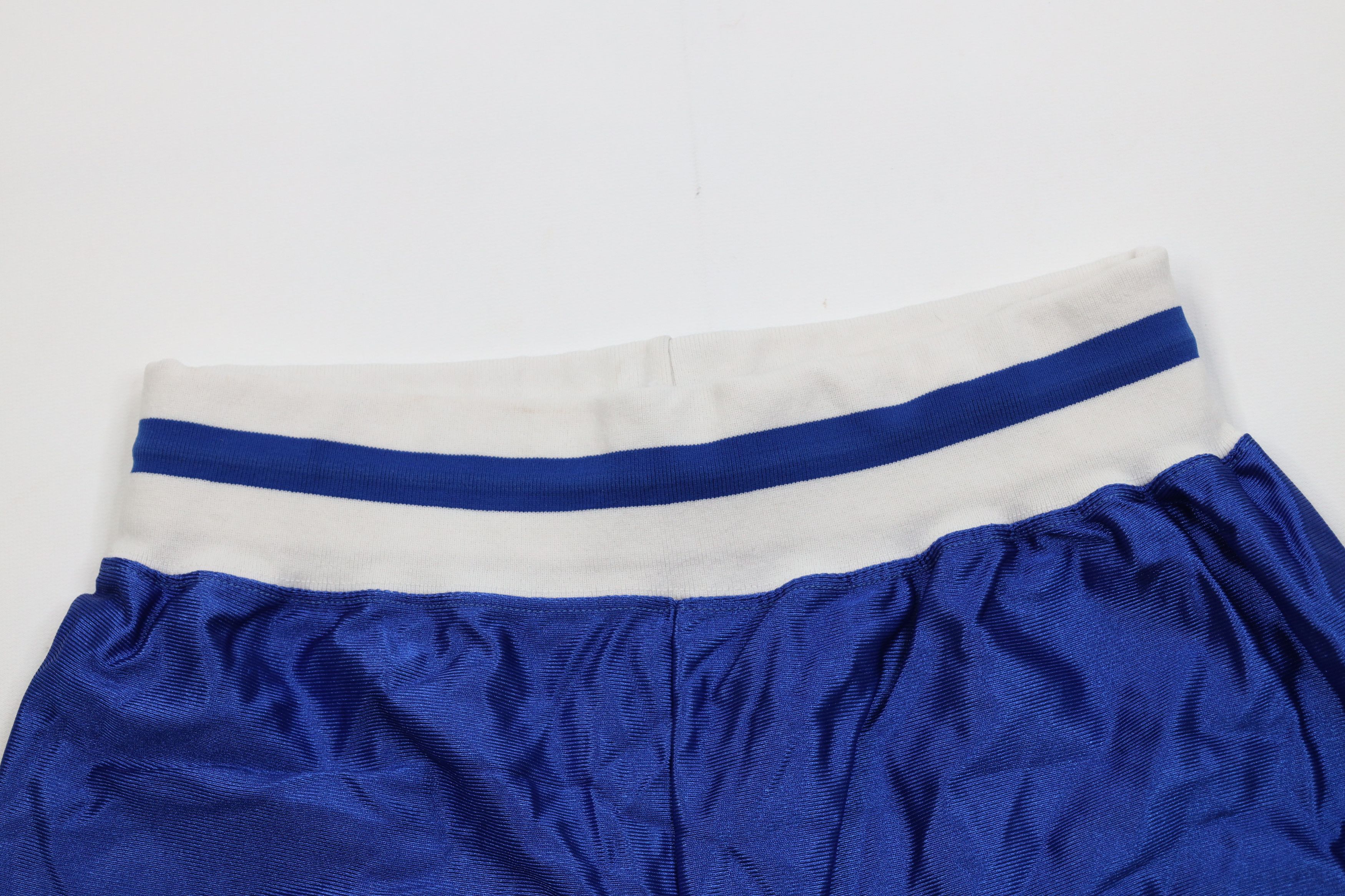 Vintage Vintage 90s Silky Nylon Above Knee Basketball Shorts USA Size US 32 / EU 48 - 2 Thumbnail