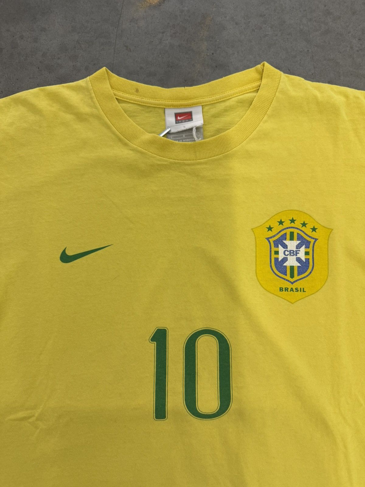 Nike Nike Brazil Ronaldinho #10 Yellow Soccer T Shirt 2000s L Size US L / EU 52-54 / 3 - 4 Thumbnail