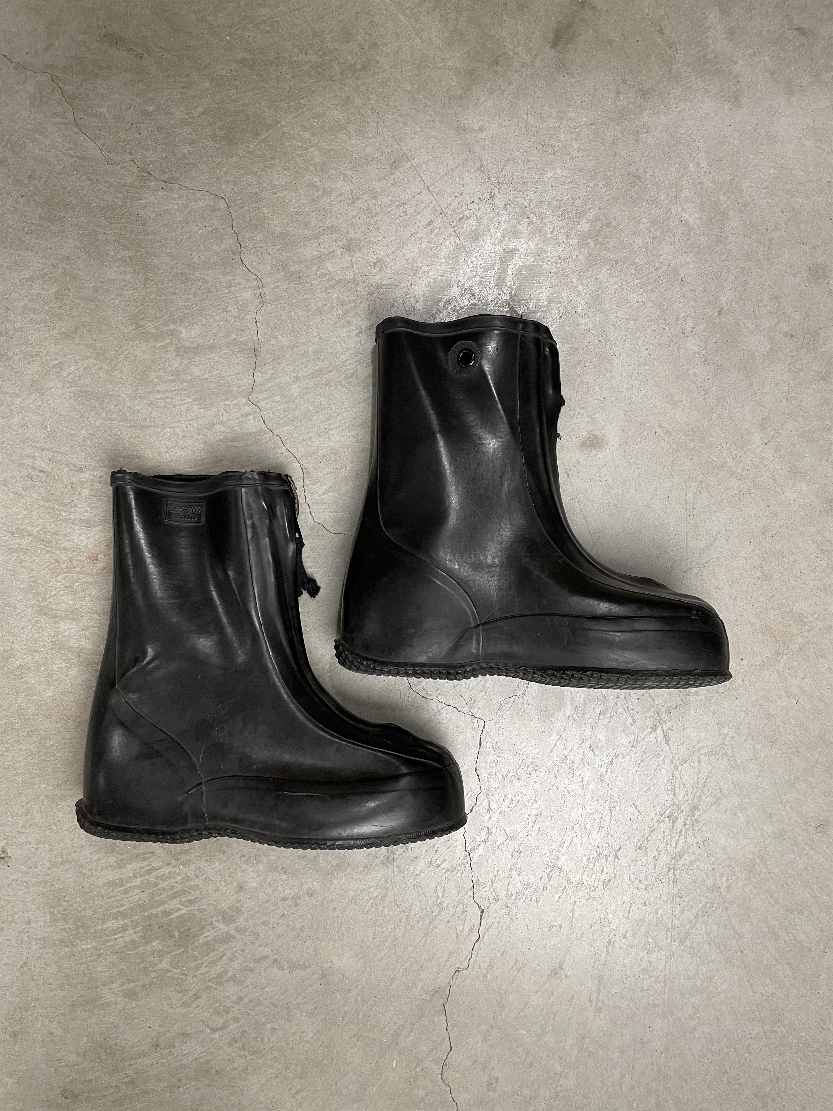 Vintage Minimal black rubber rain boots with industrial aesthetic Size US 9.5 / EU 42-43 - 2 Thumbnail