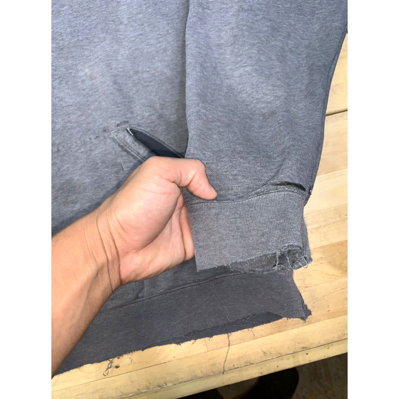 Nike VINTAGE Nike Hoodie Mens XL Gray Distressed Thrashed Faded Y2K 12101 Size US XL / EU 56 / 4 - 5 Thumbnail