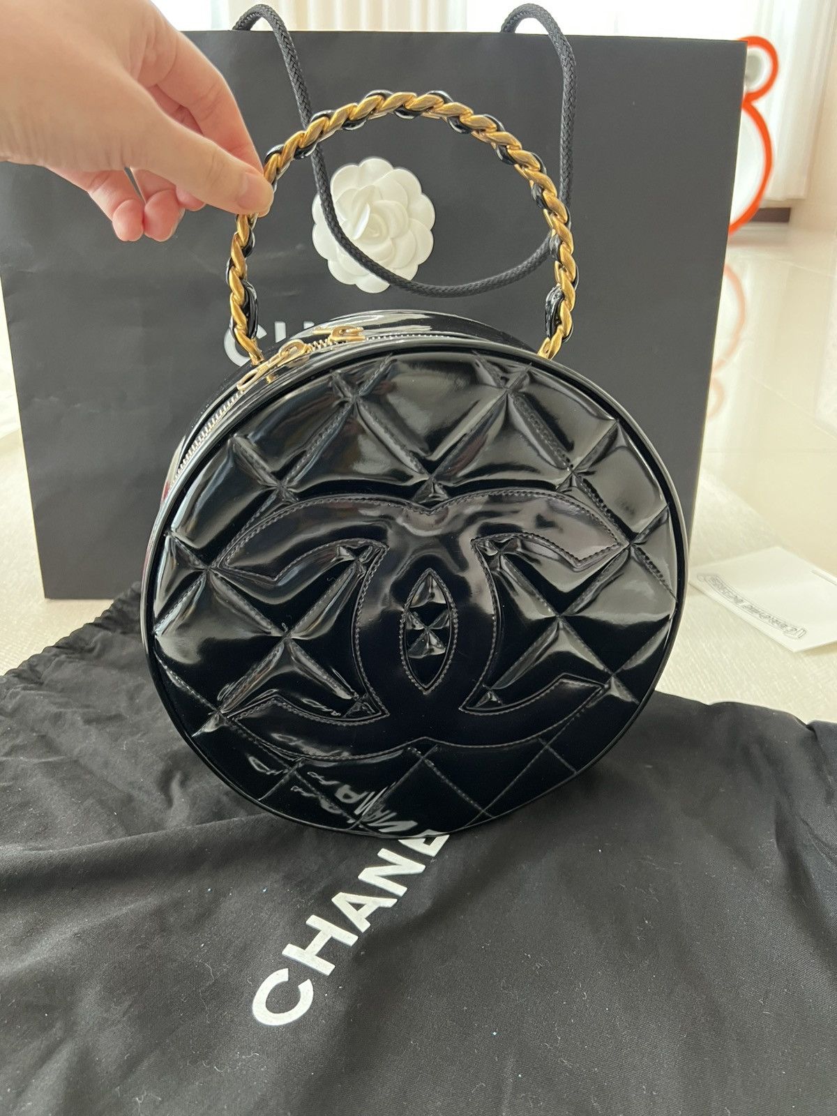 Chanel Chanel Round Vanity Bag patent Size ONE SIZE - 1 Thumbnail