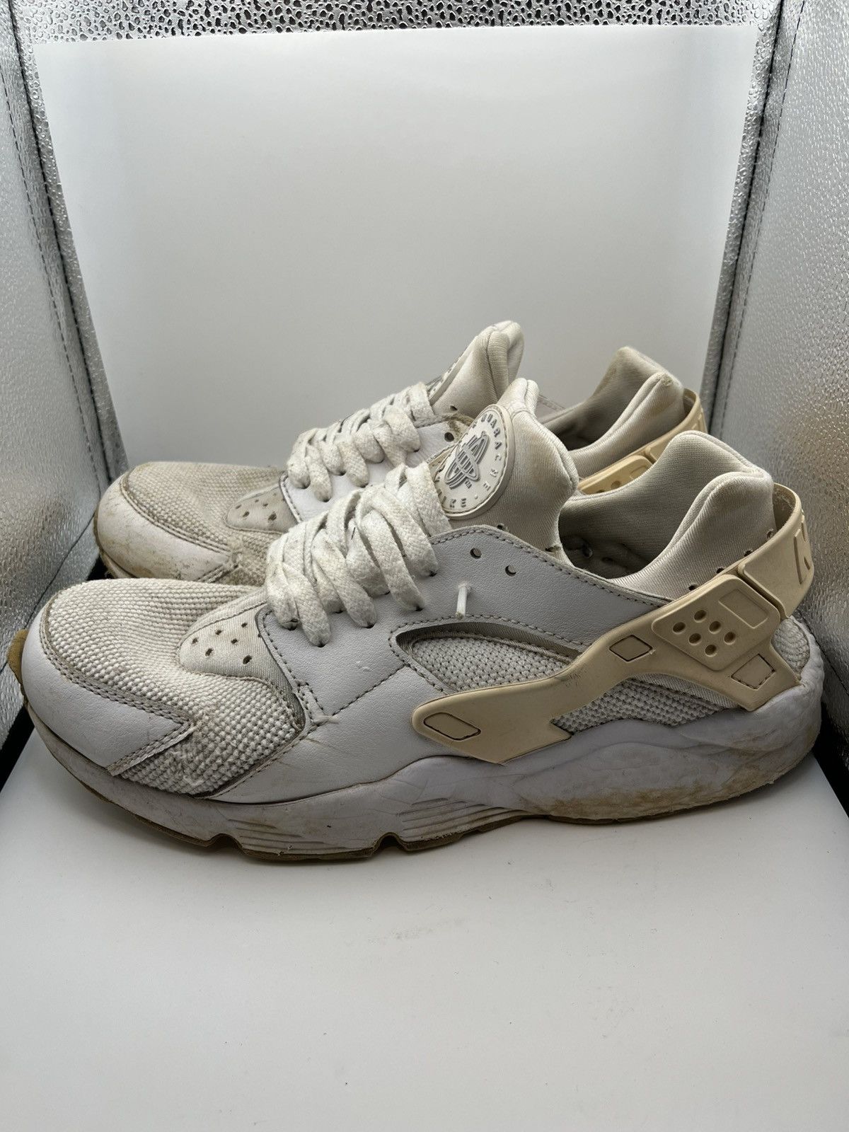 Nike Nike Air Huarache Triple White Size 10.5 Used Size US 11 / EU 44 - 1 Thumbnail
