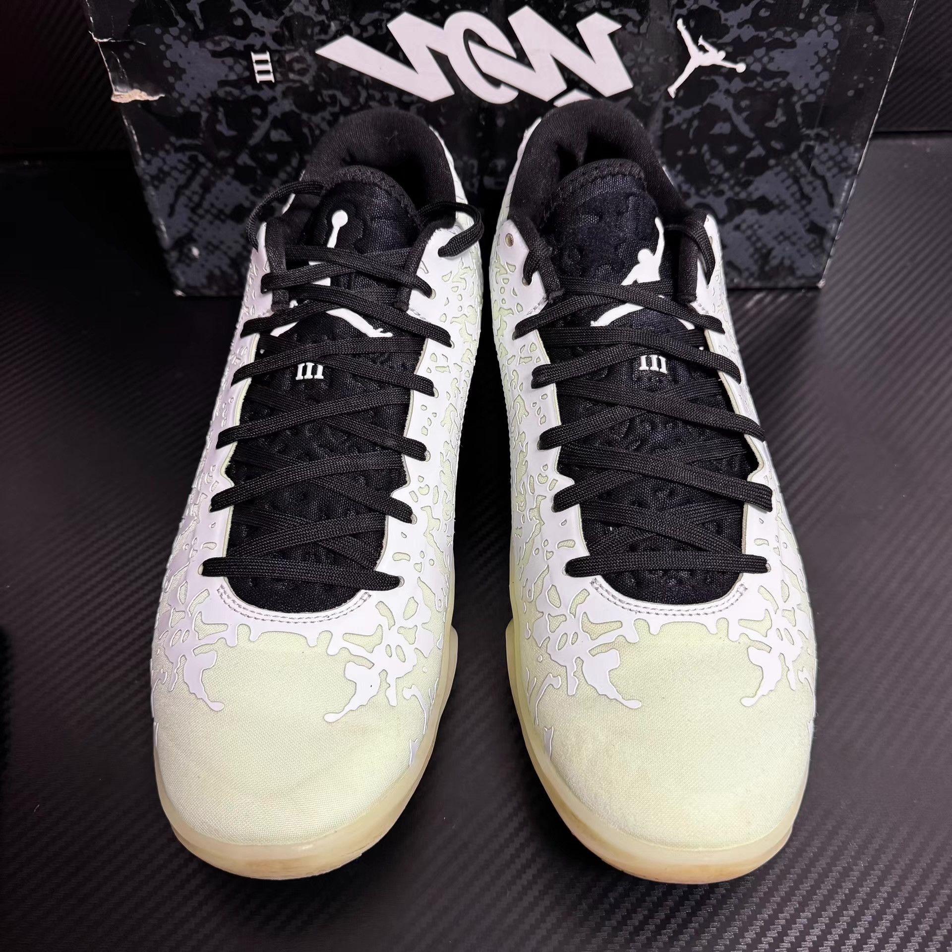 Nike Jordan Zion 3 Q11 Size US 11 / EU 44 - 2 Thumbnail