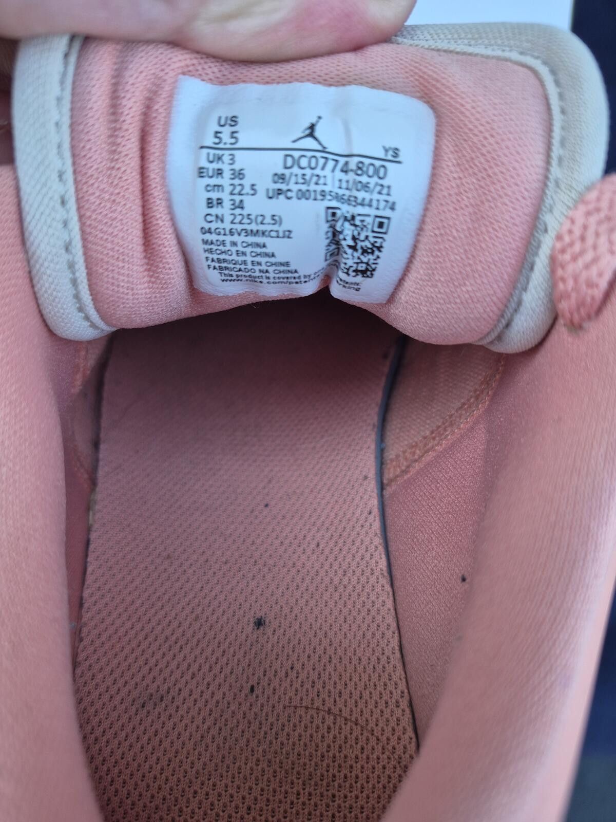 Jordan Brand Air Jordan 1 Low trainers in pink and dark teal Size 5.5 W Size US 5.5 / IT 35.5 - 9 Thumbnail