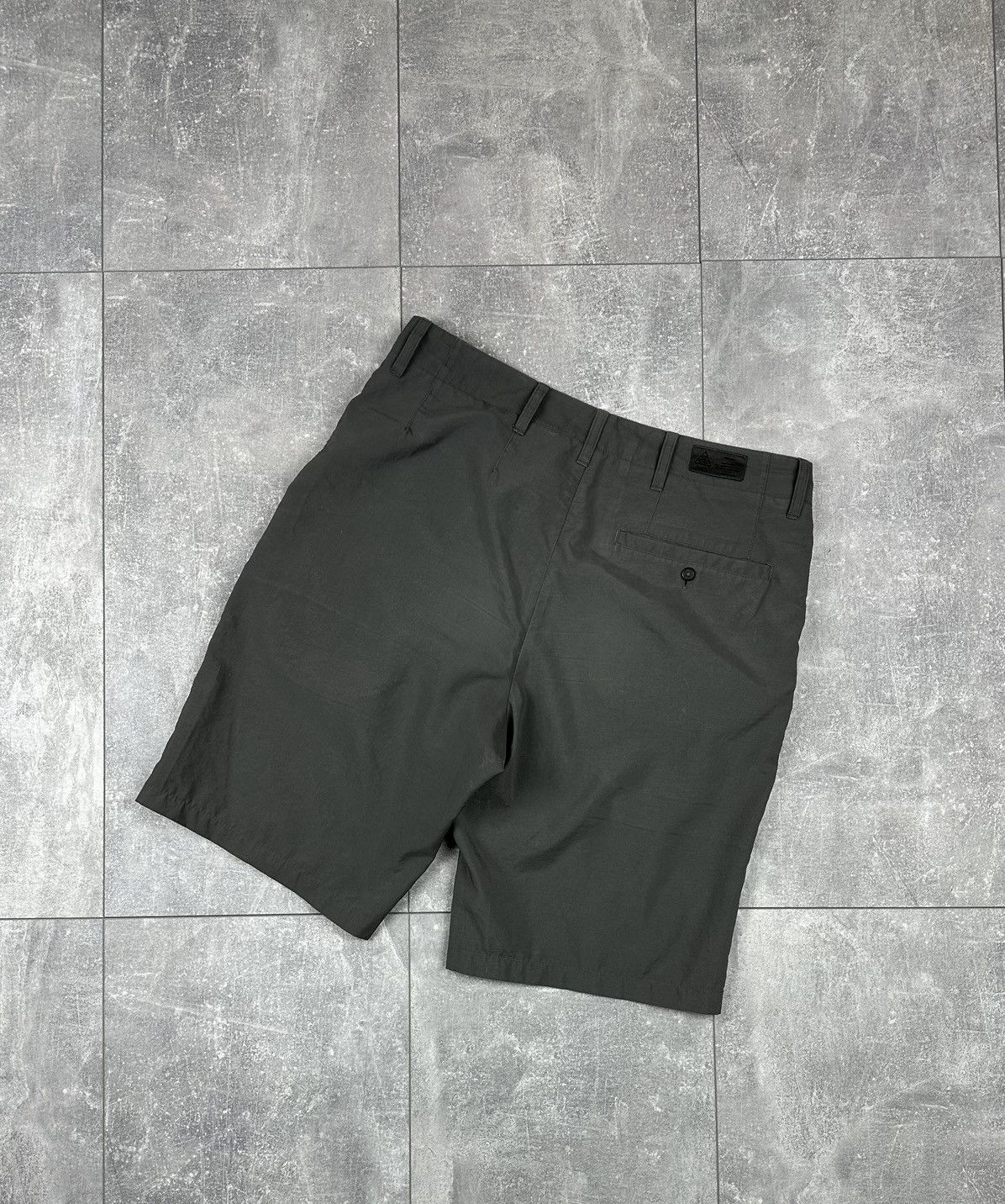 Nike ACG Nike Acg Outdoor Life Small Tab Logo Short Size US 32 / EU 48 - 8 Thumbnail