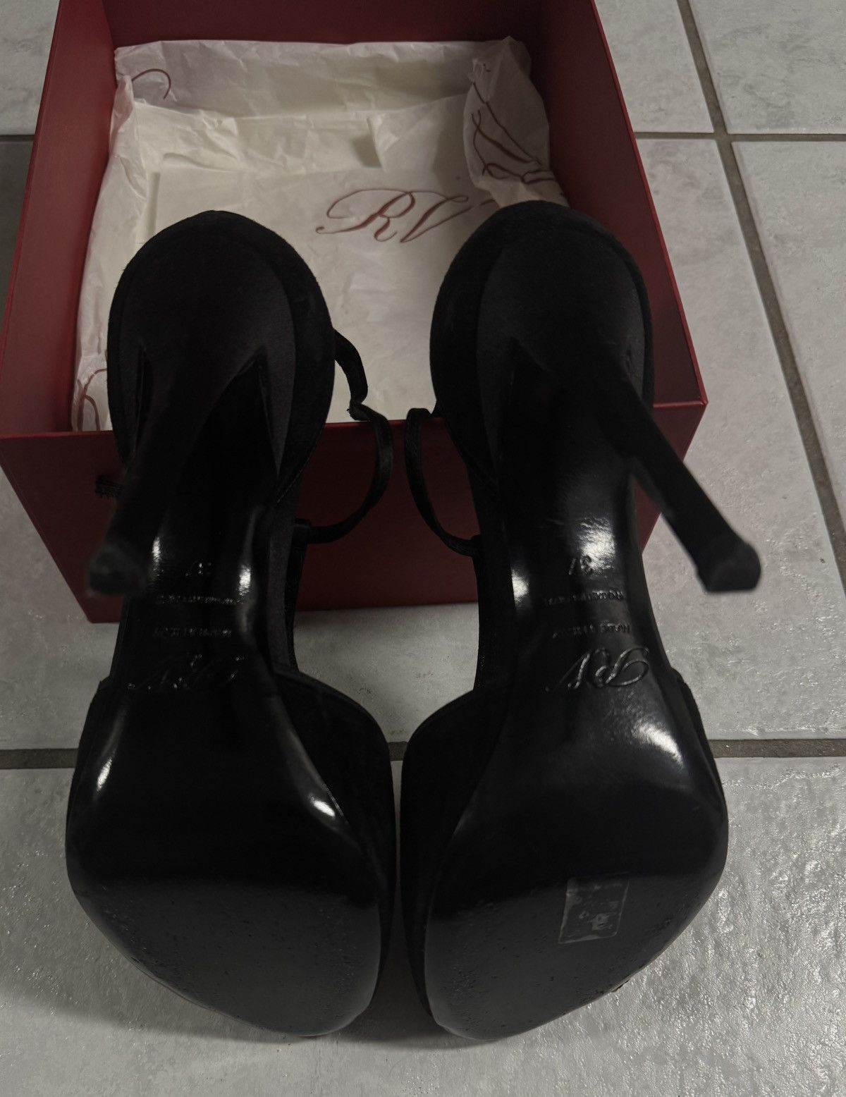 Roger Vivier Roger Vivier Paris Black & Gold Sequin Heels – Size 37 Size US 7 / IT 37 - 6 Thumbnail