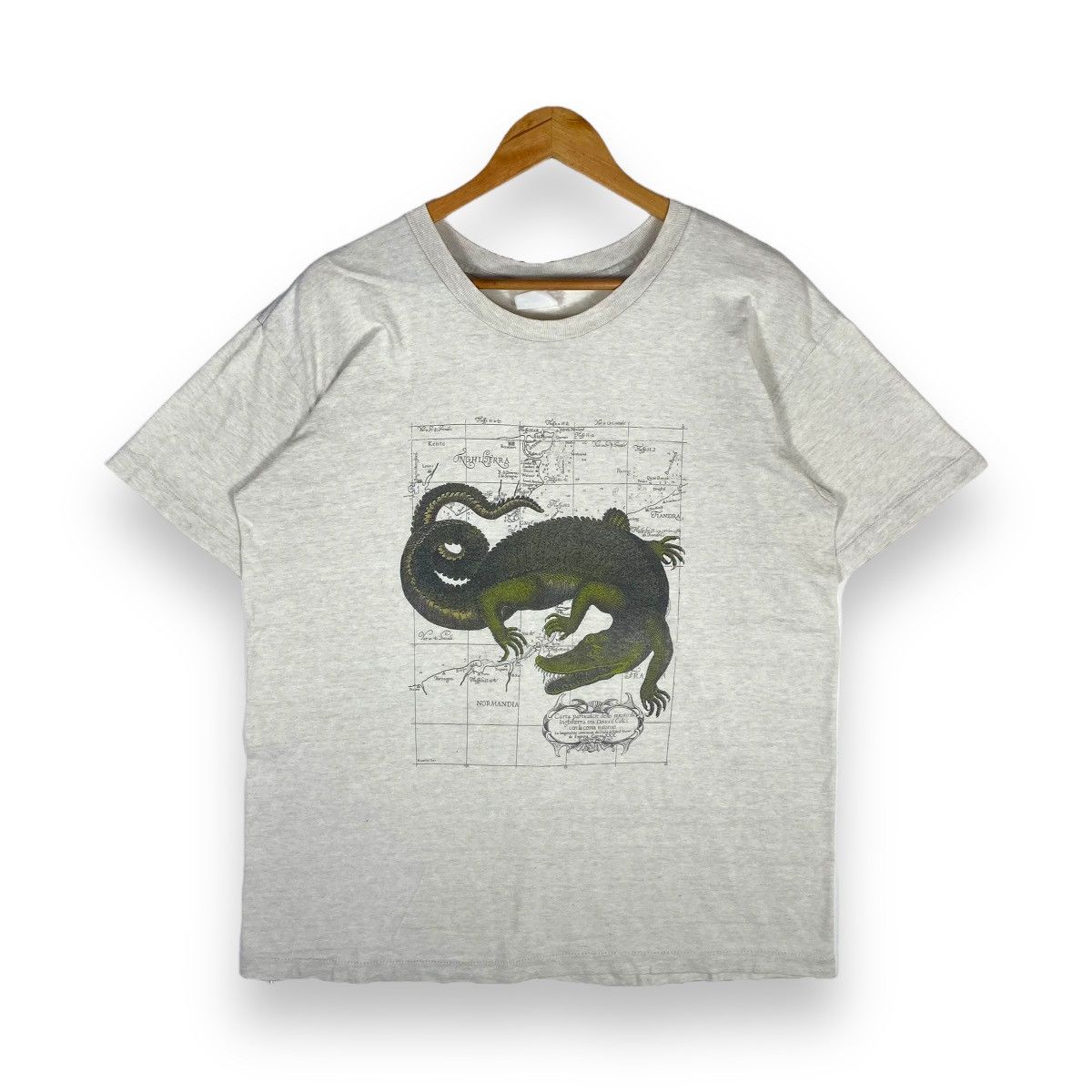 Banana Republic Vintage 90s BANANA REPUBLIC Lizard Graphic Tee Size US L / EU 52-54 / 3 - 1 Thumbnail