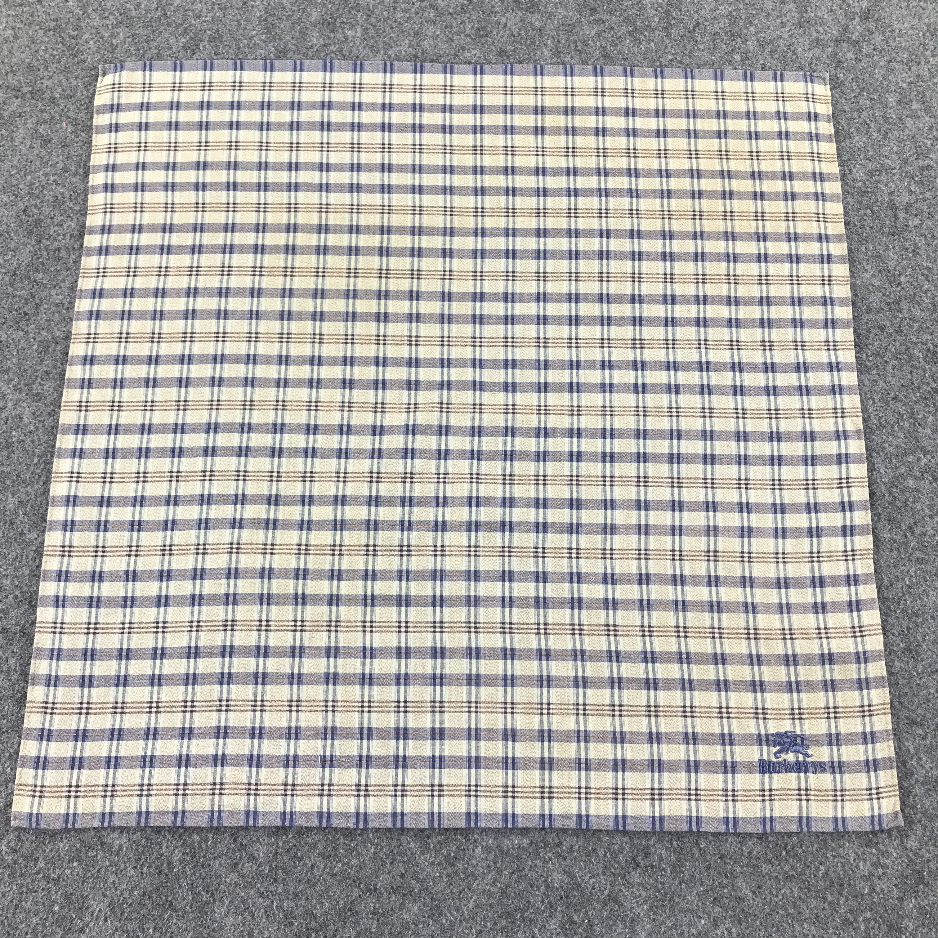 Burberry Burberrys Tartan Handkerchief Neckerchief Bandana H179 Size ONE SIZE - 1 Thumbnail