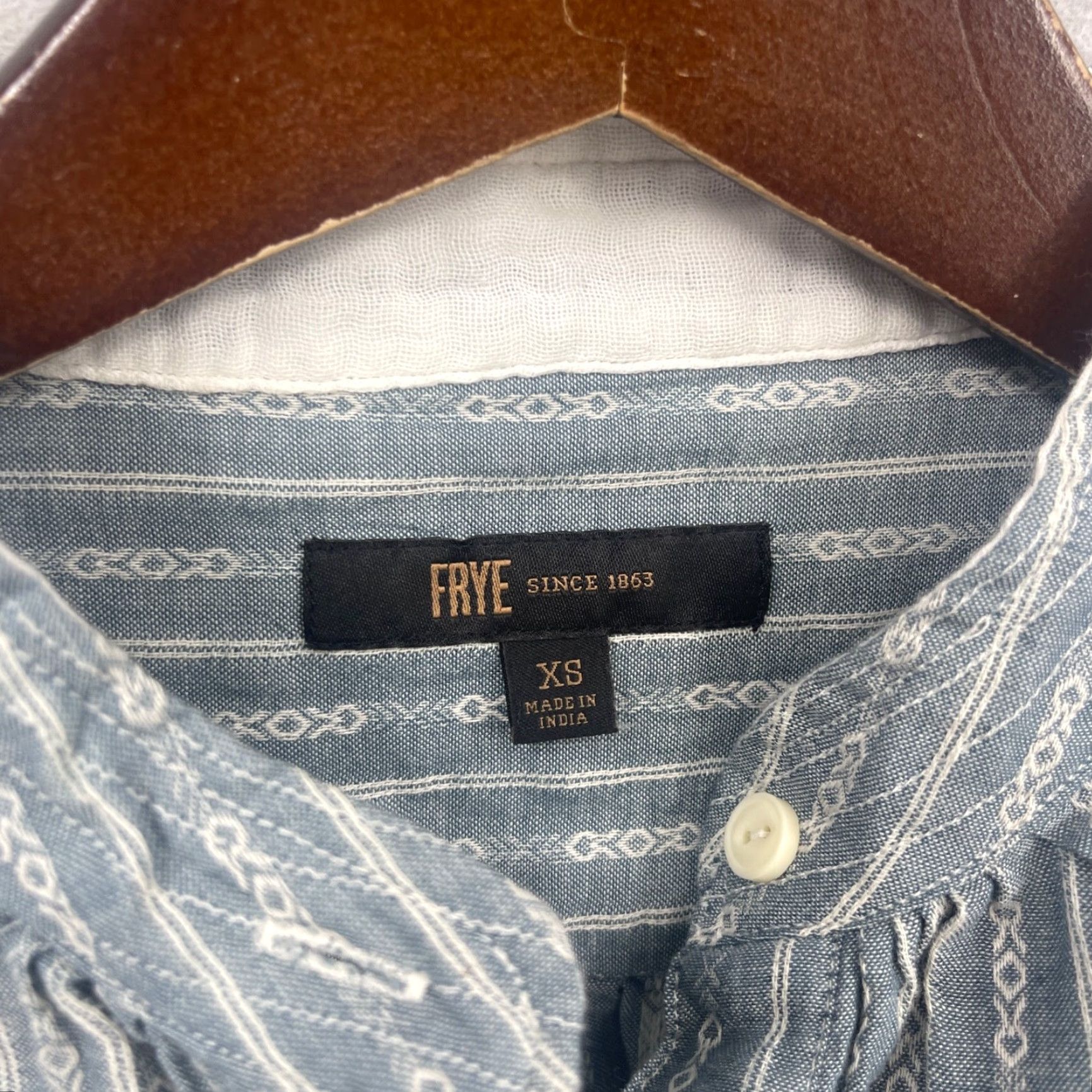Frye Frye Women's Tunic Blouse XS Chambray Casua lStriped Long Sleeve V-Neck Button Fall Spring Summer Size XS / US 0-2 / IT 36-38 - 4 Thumbnail
