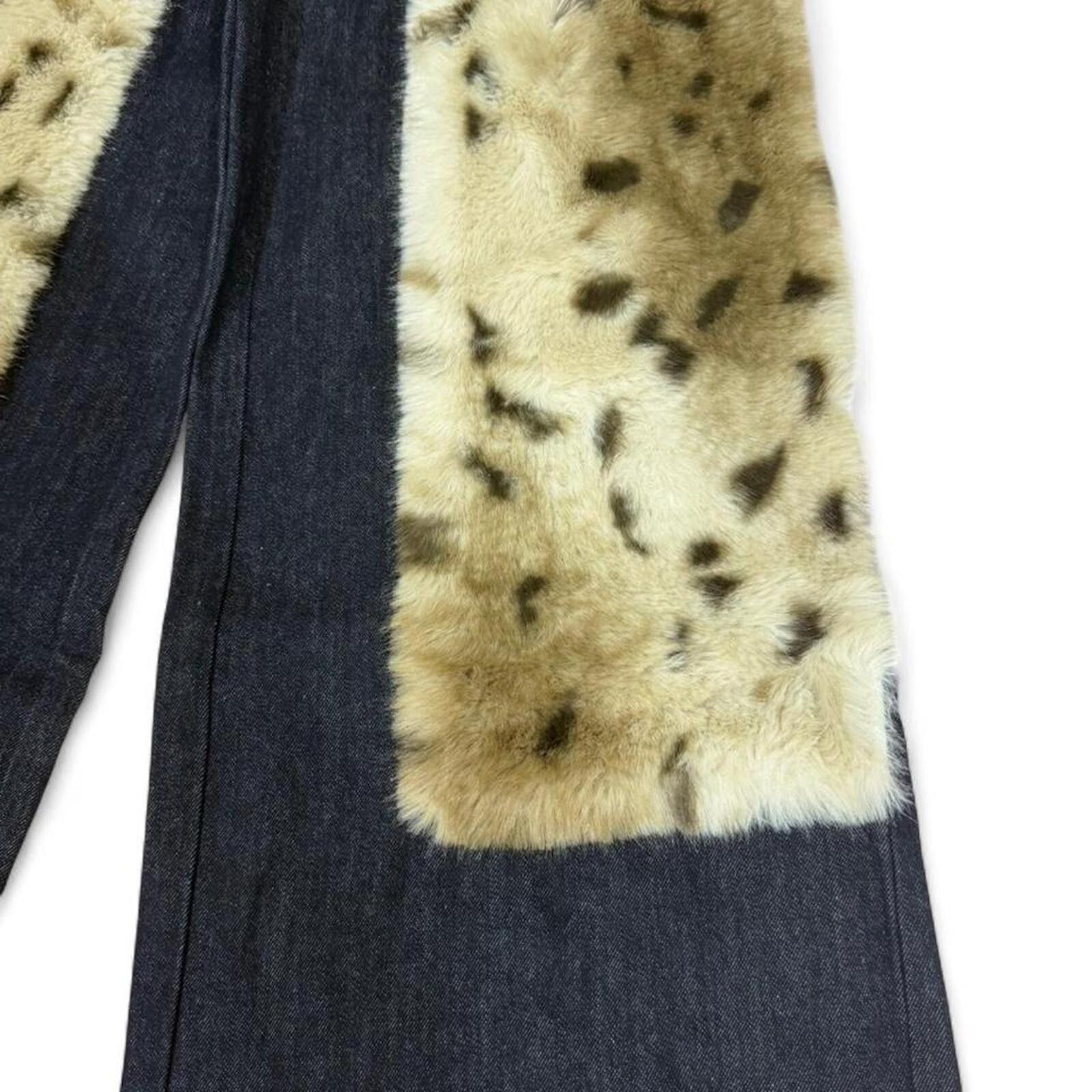 True Religion Faux fur patchwork lightweight jeans with a unique design Size 30" / US 8 / IT 44 - 3 Thumbnail