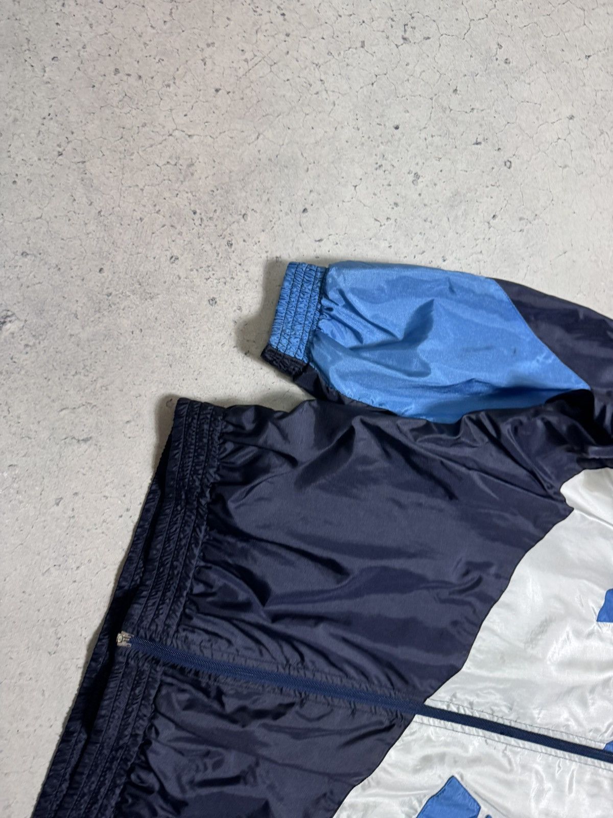 Umbro Umbro FC Napoli Vintage 90’s Football Nylon Light Jacket Size US L / EU 52-54 / 3 - 2 Thumbnail