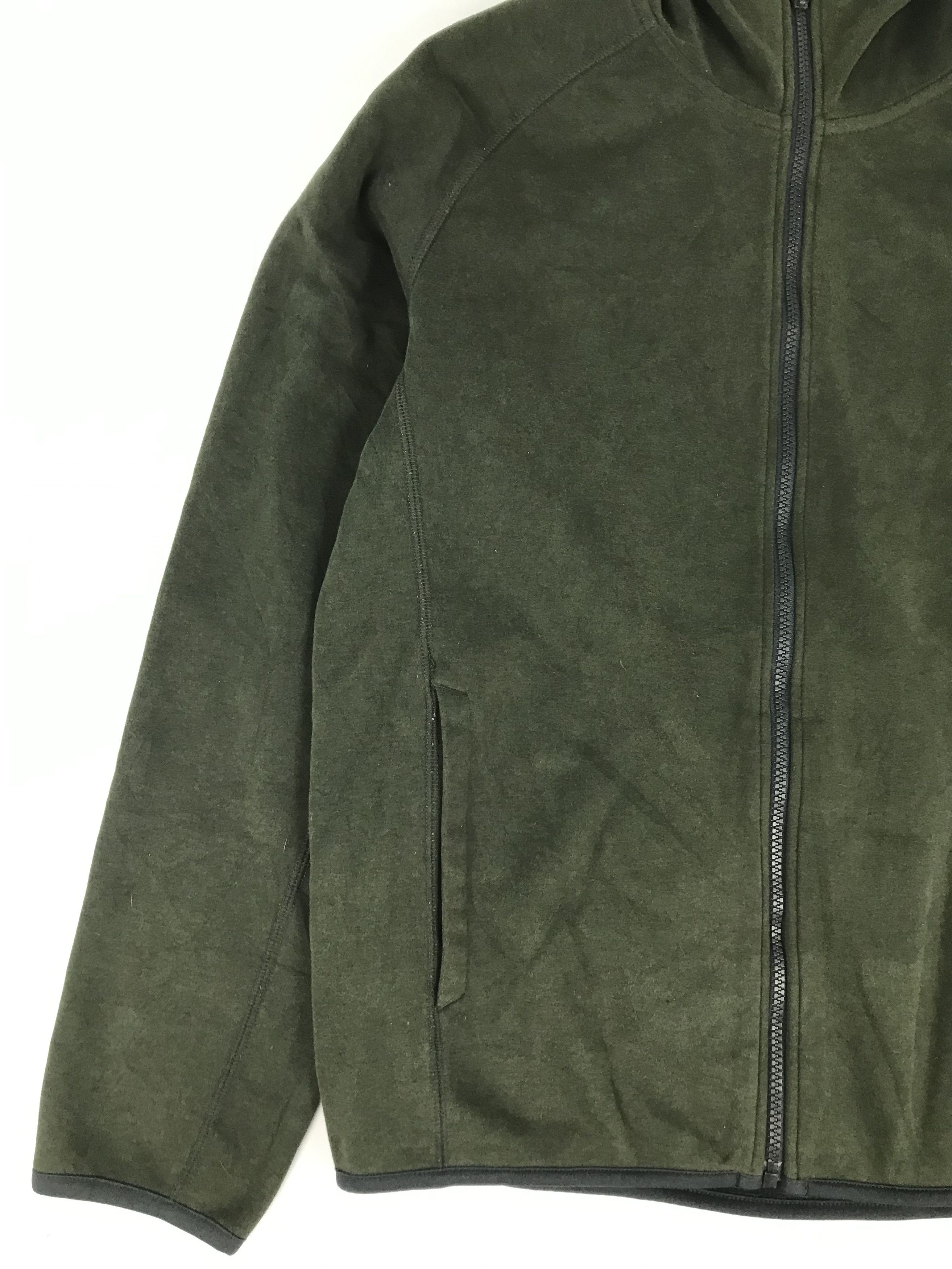 Uniqlo Original Uniqlo Fleece Sweater Size US L / EU 52-54 / 3 - 3 Thumbnail
