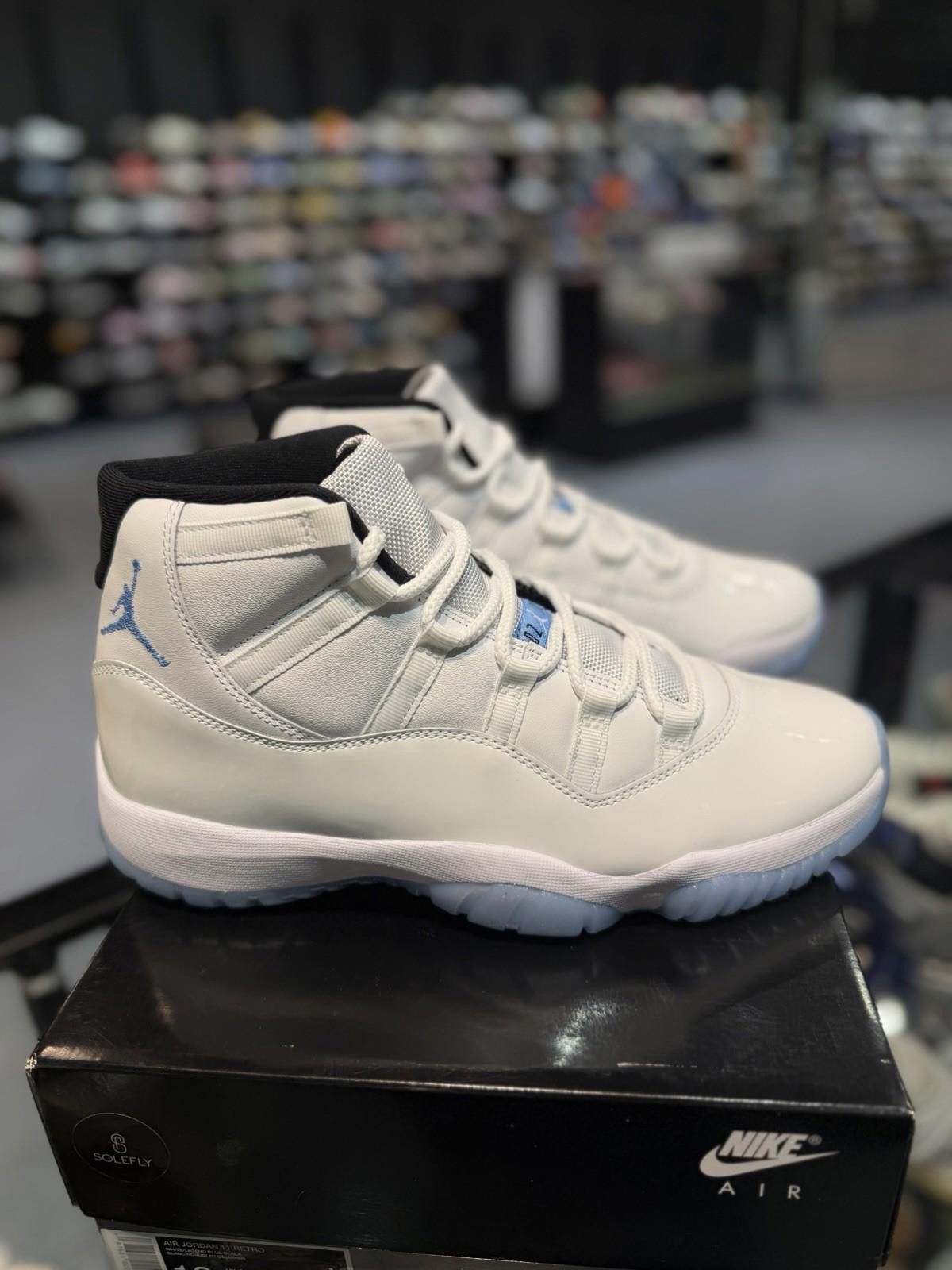 Jordan Brand Jordan Air Jordan 11 Retro Legend Blue 2024 White/Blue (10) Size US 10 / EU 43 - 2 Thumbnail