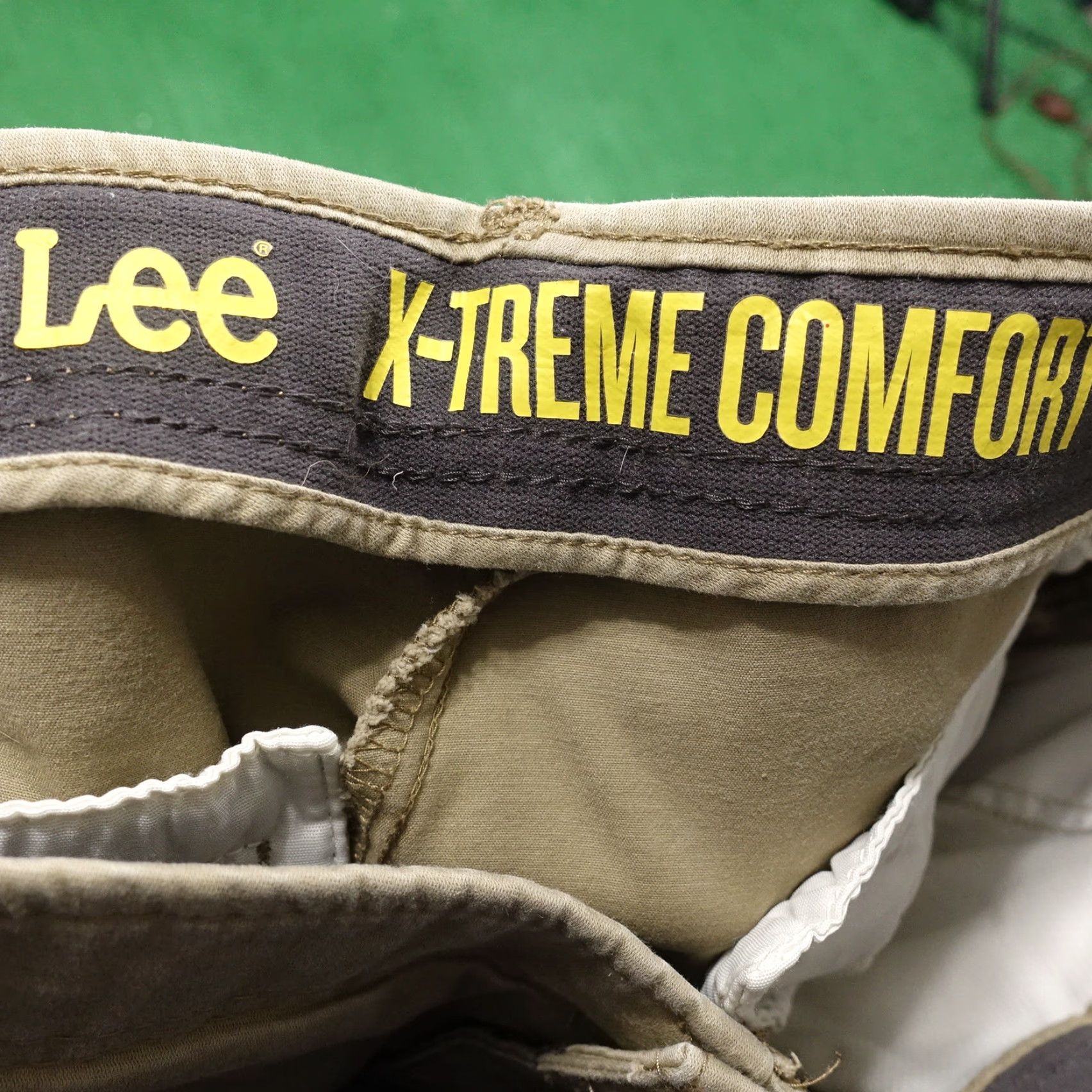 Lee LEE Beig e Khaki Chino Pants Mens 38x30 X-Treme Comfort Regular Inseam 30 - Flat Front, Beltless, Pre-Owned, Size 38 Regular Mens Size US 38 / EU 54 - 6 Thumbnail