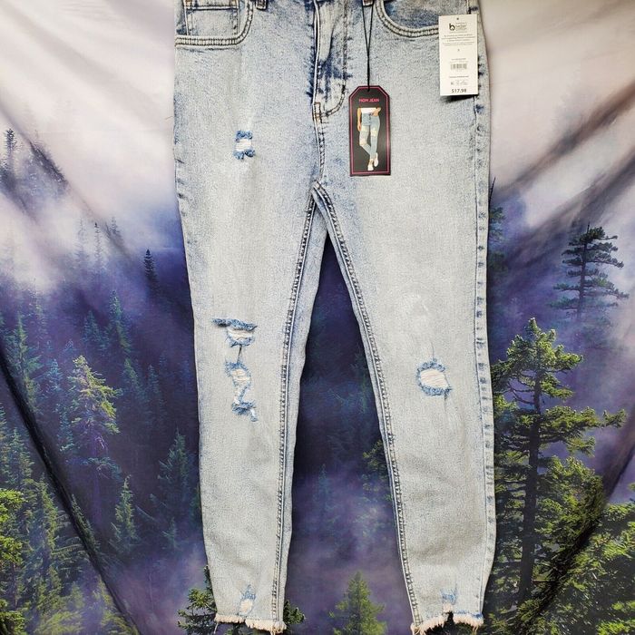 Vintage NEW No Boundaries Juniors Size 9 Distressed Skinny Mom Jeans Light  Wash